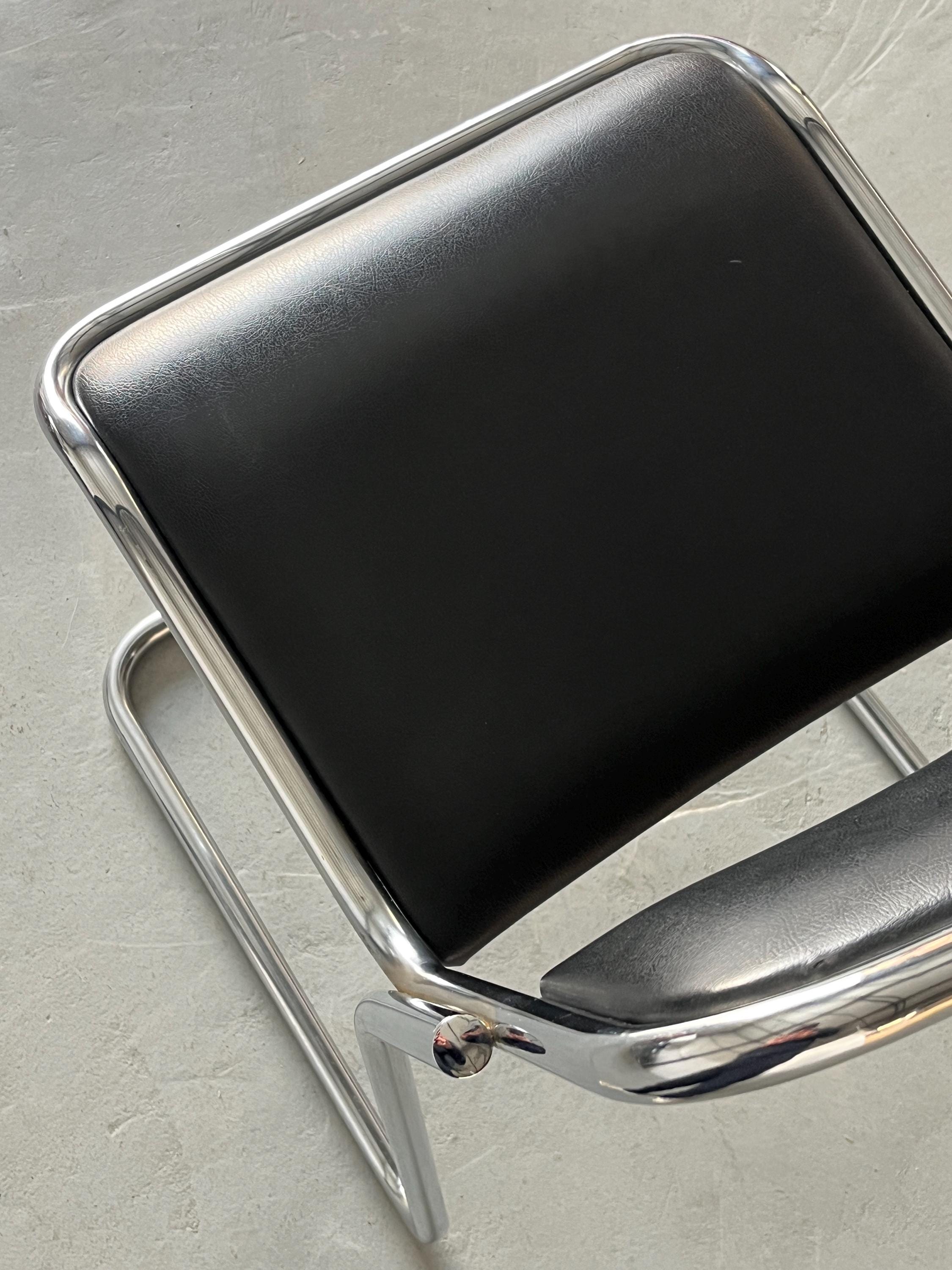 Dining Chair in the Style of 'Calla' by Arflex