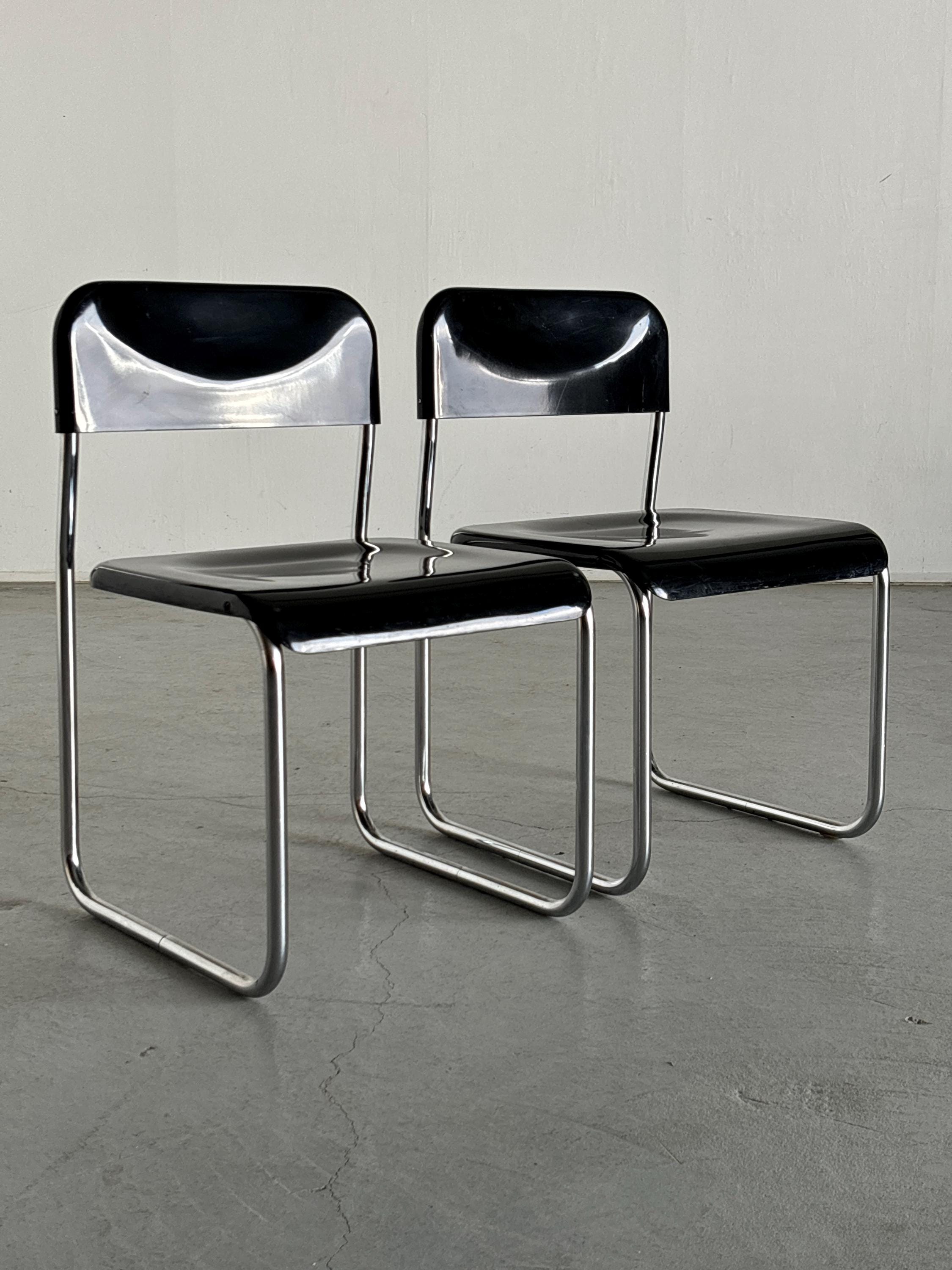 Bauhaus Design Cantilever Dining Chairs by Arc Linea
