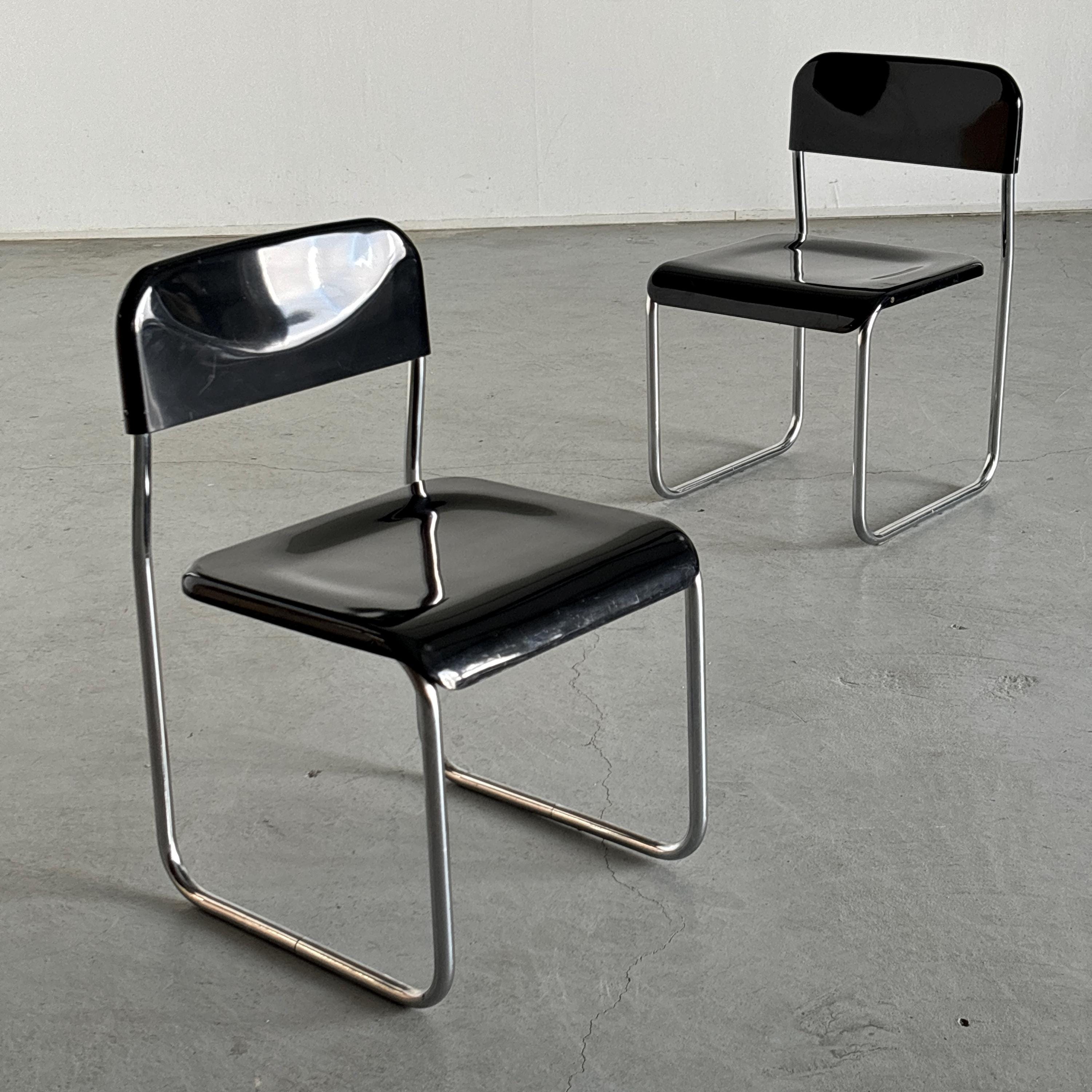 Bauhaus Design Cantilever Dining Chairs by Arc Linea