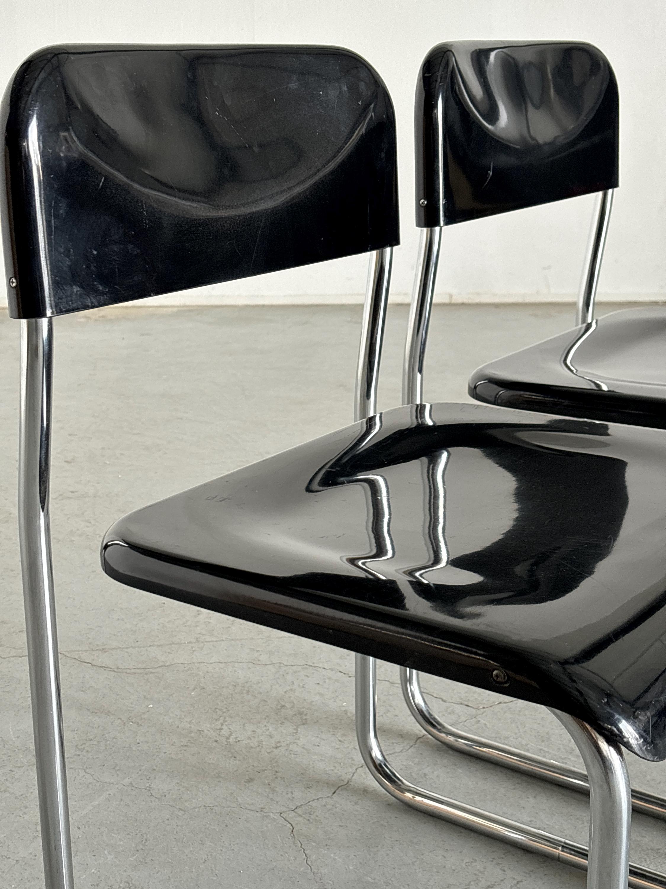Bauhaus Design Cantilever Dining Chairs by Arc Linea
