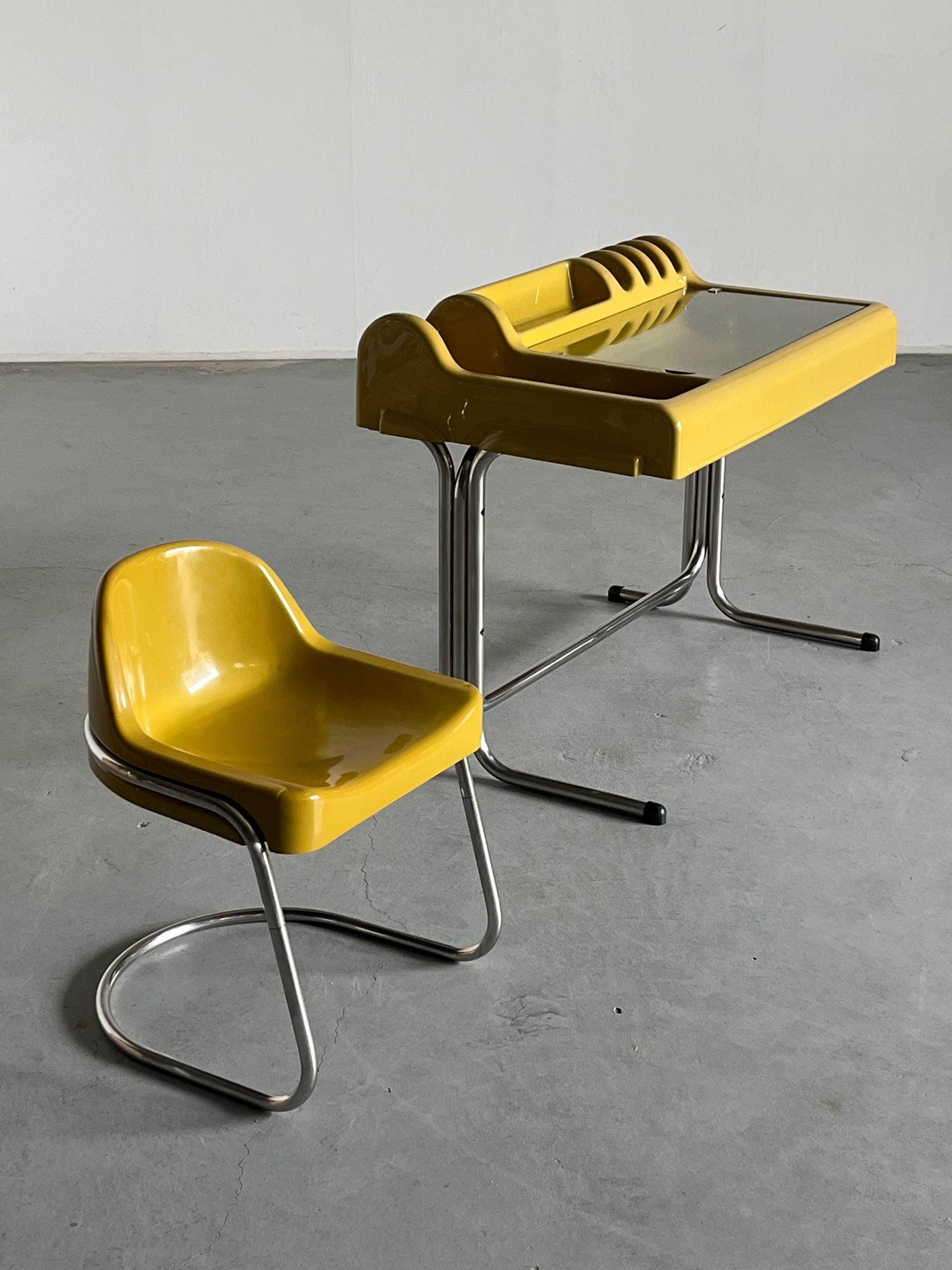 Iconic ‘Orix’ Multi-Purpose Desk and Chair Set by Vittorio Parigi & Nani Prina for Molteni, 1971