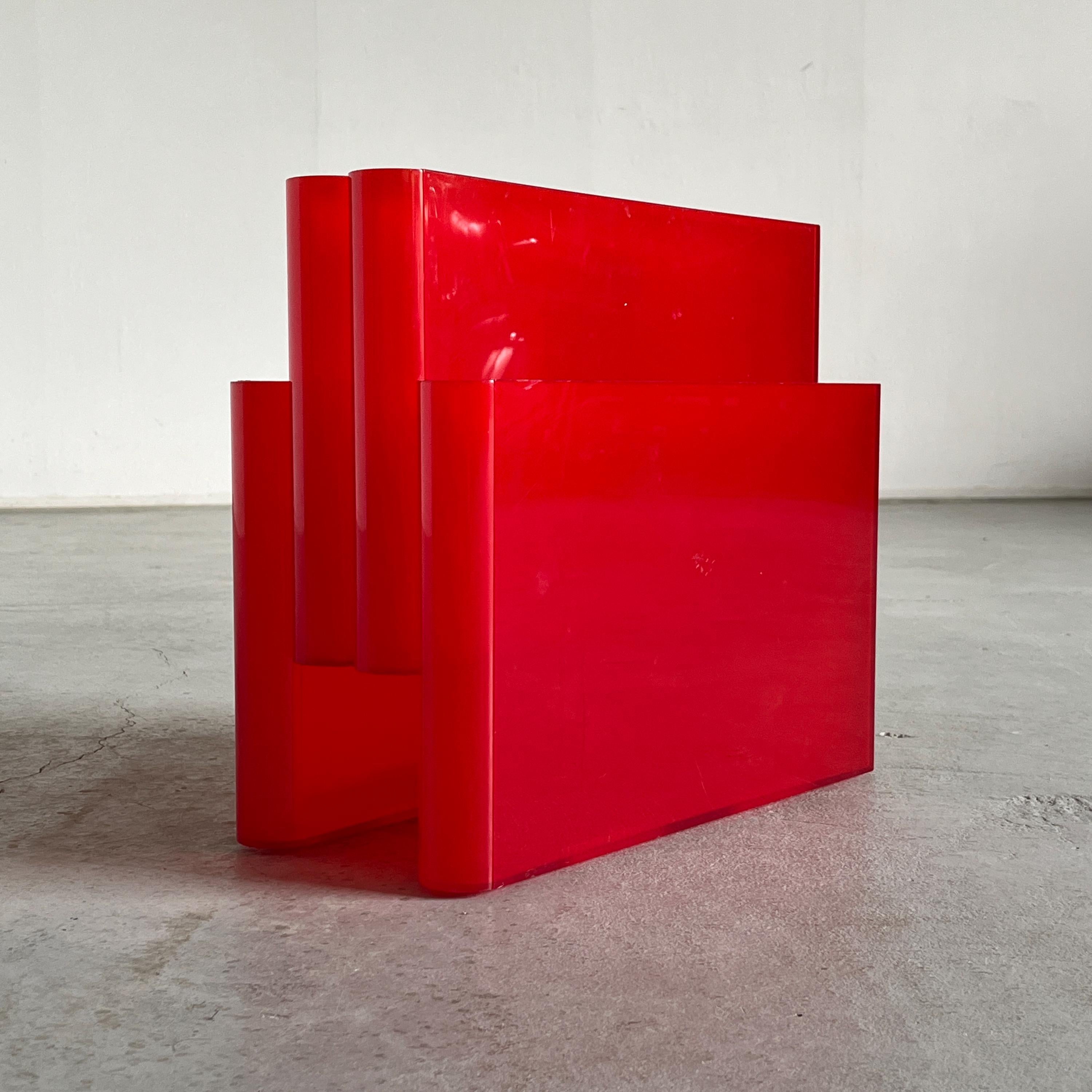Kartell Mod. 4676 Magazine Rack by Giotto Stoppino