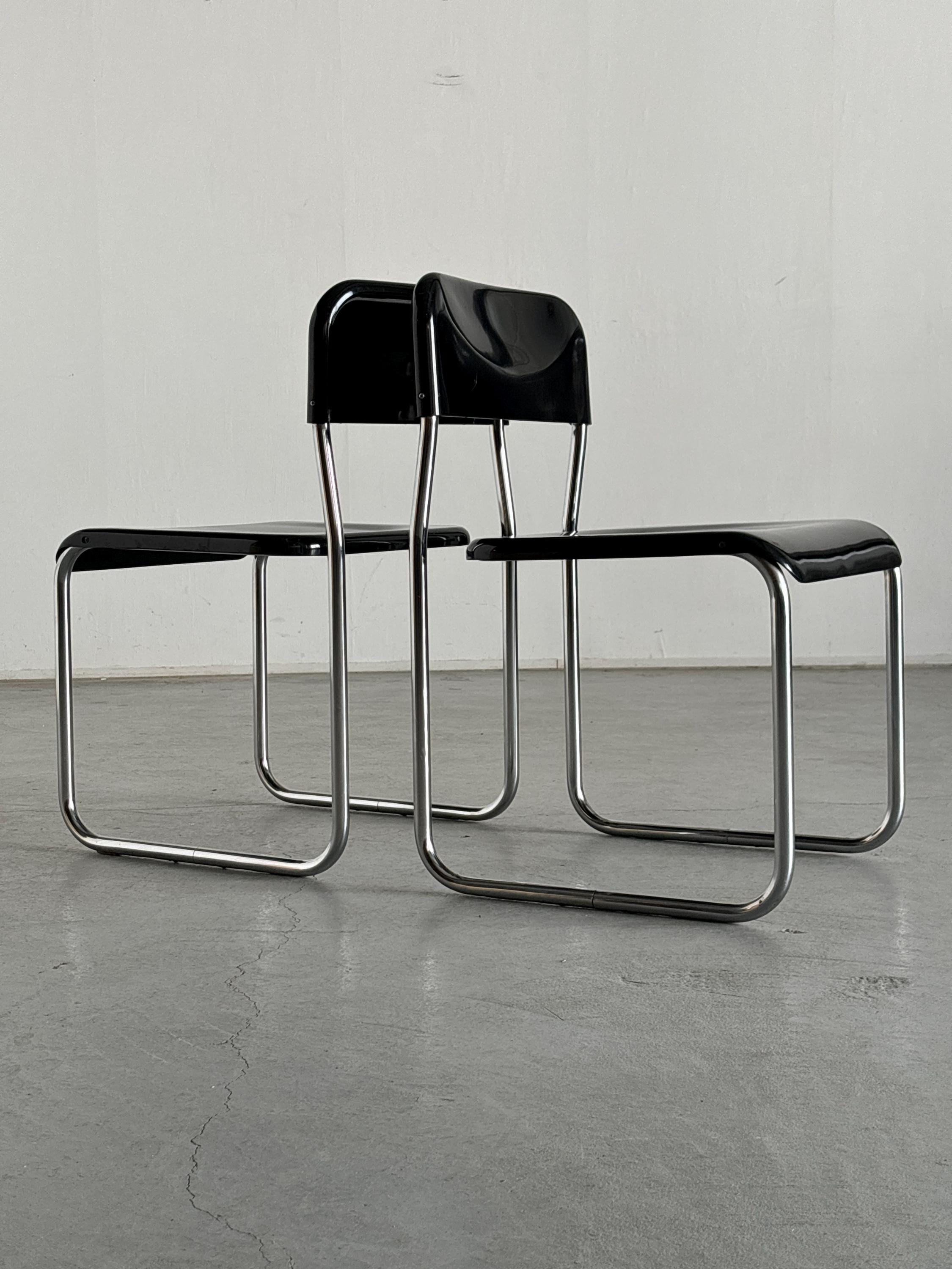 Bauhaus Design Cantilever Dining Chairs by Arc Linea