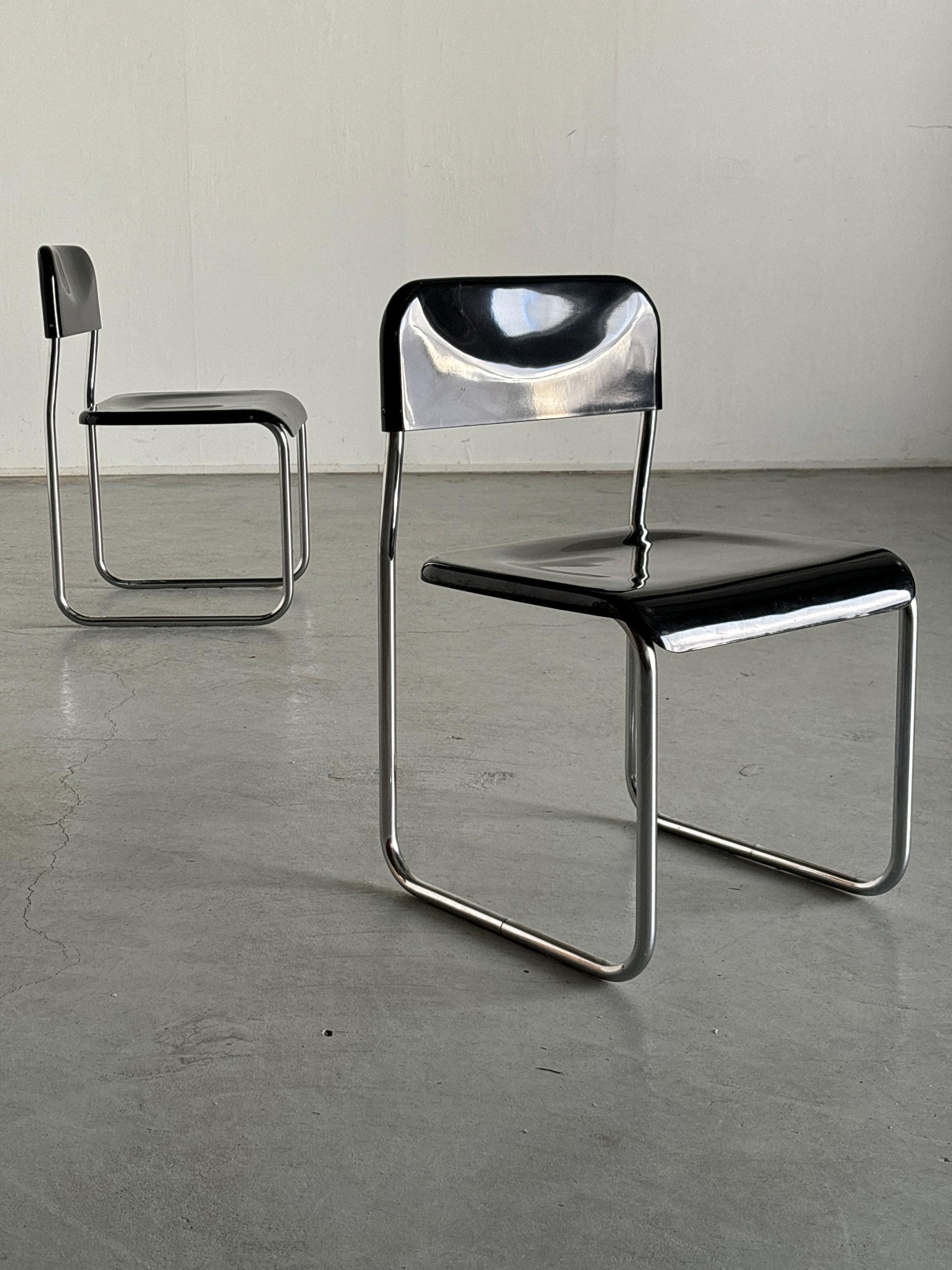 Bauhaus Design Cantilever Dining Chairs by Arc Linea
