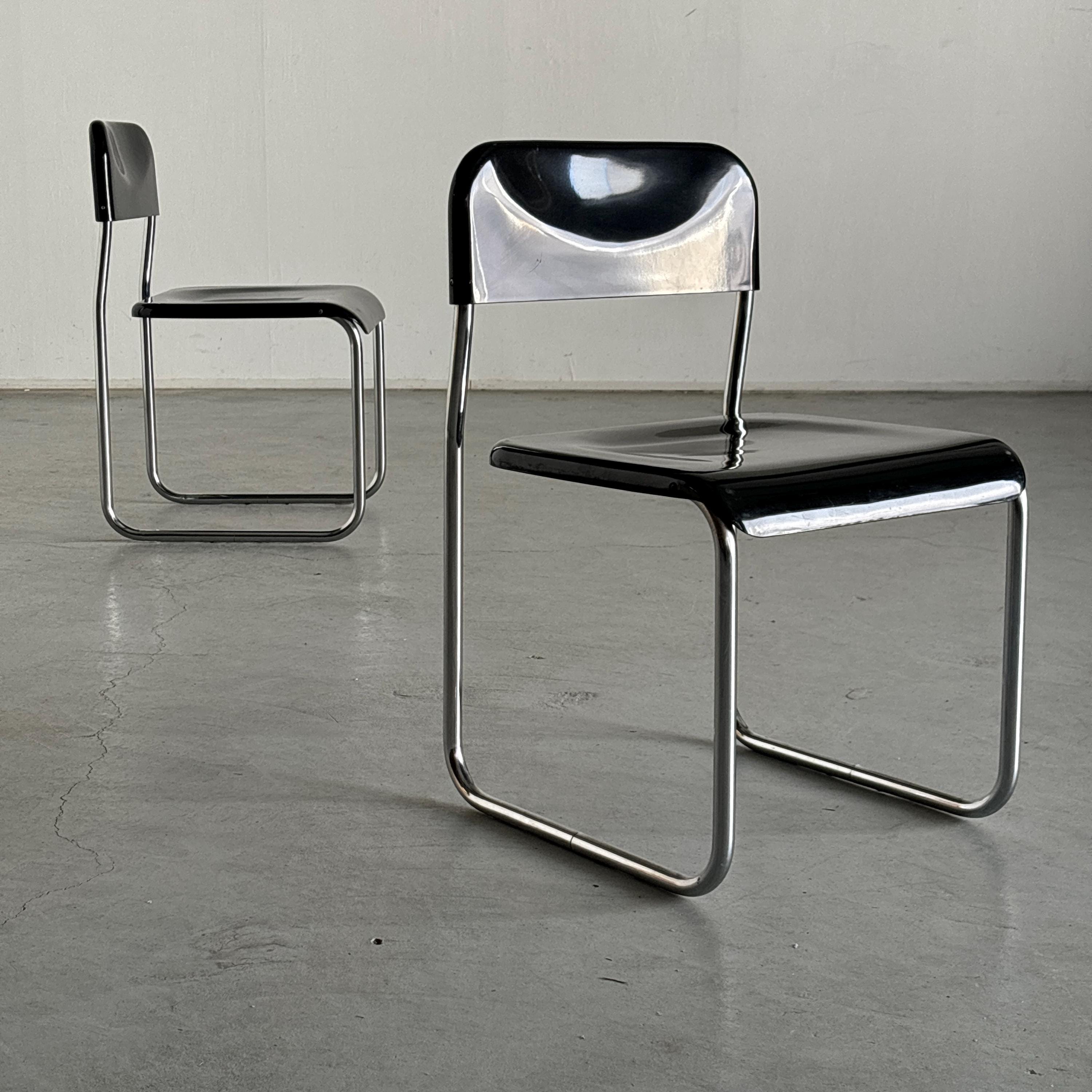 Bauhaus Design Cantilever Dining Chairs by Arc Linea