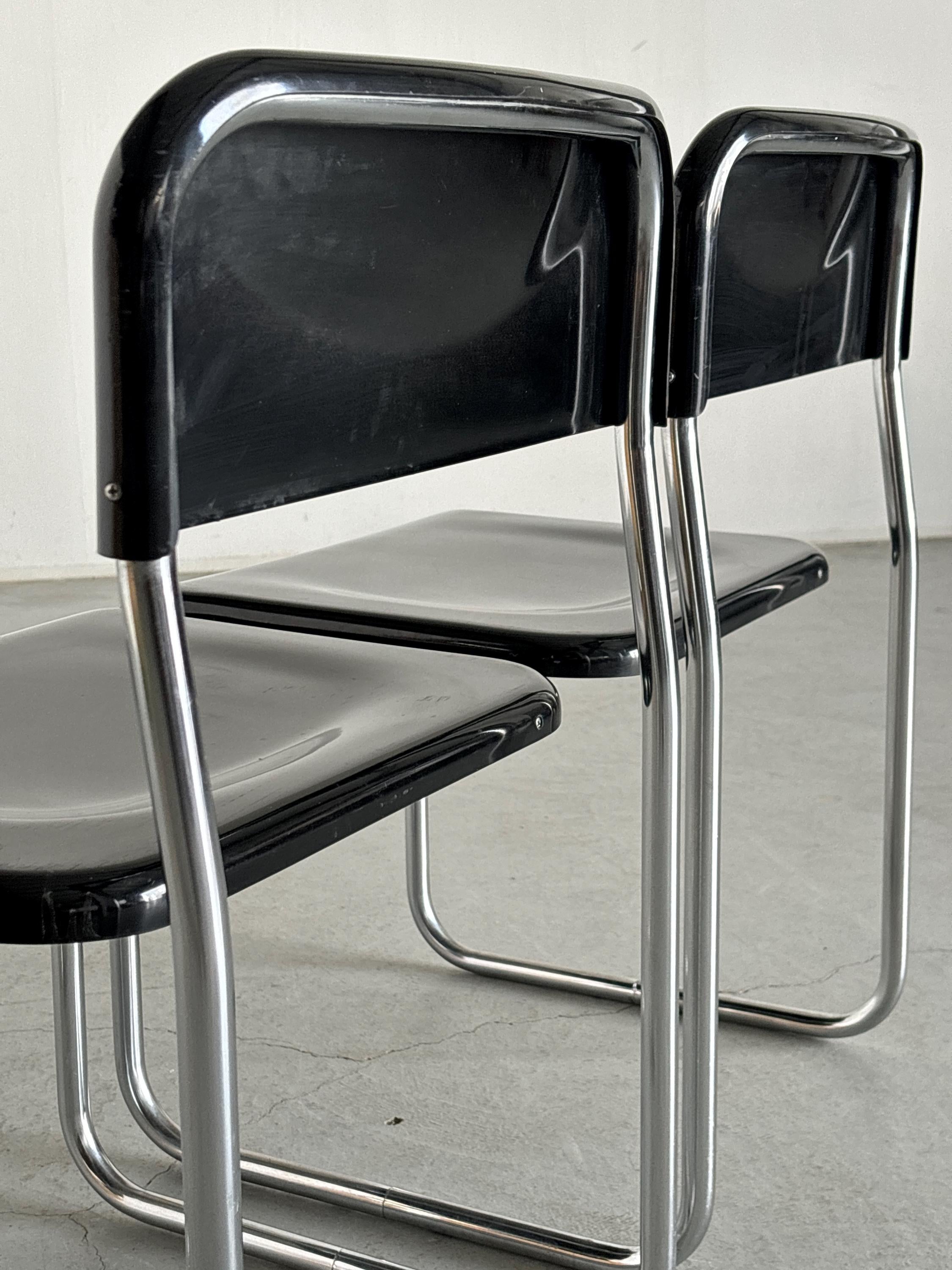 Bauhaus Design Cantilever Dining Chairs by Arc Linea