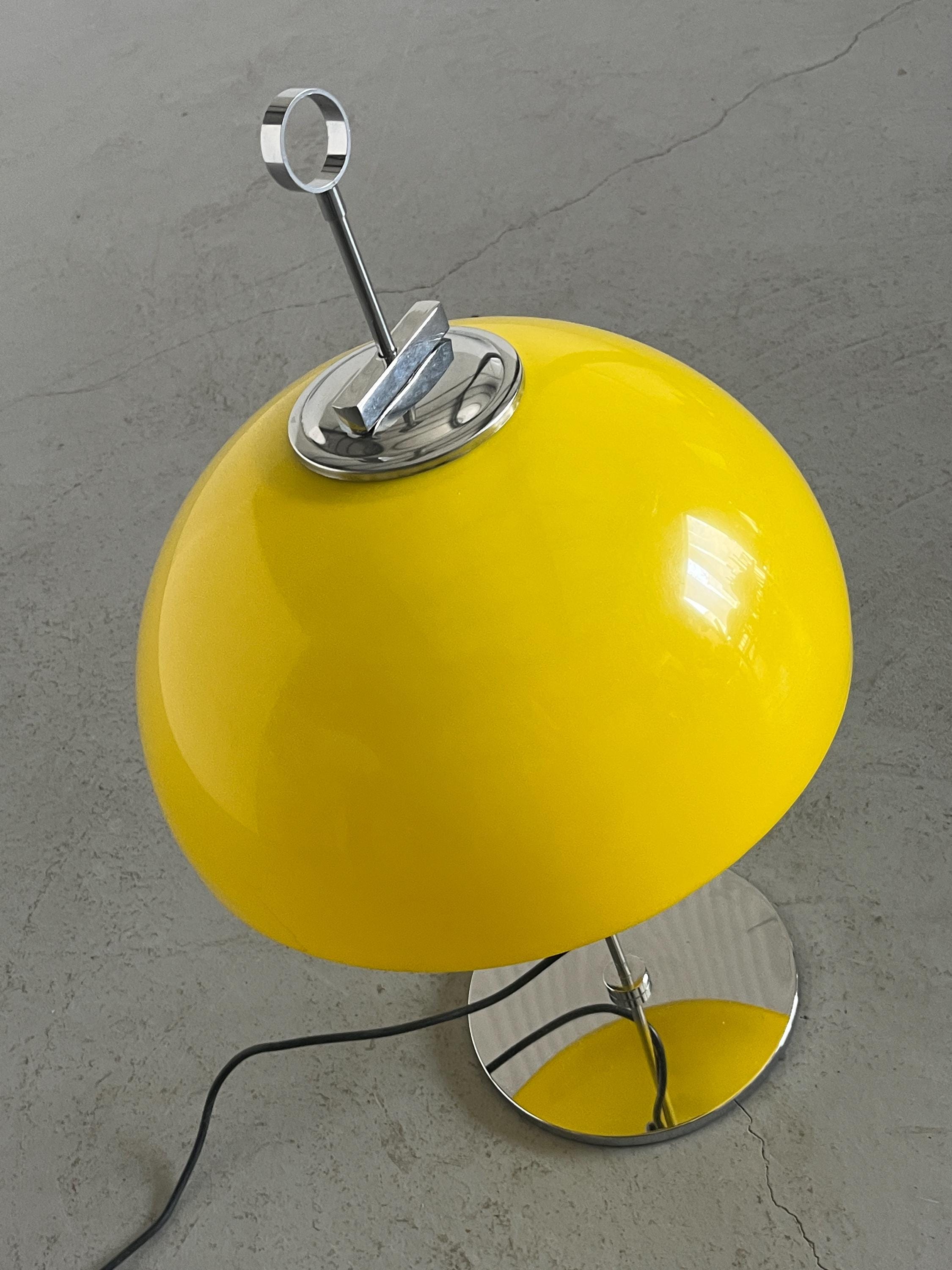 Space Age Desk Lamp in Yellow Plastic and Chromed Steel