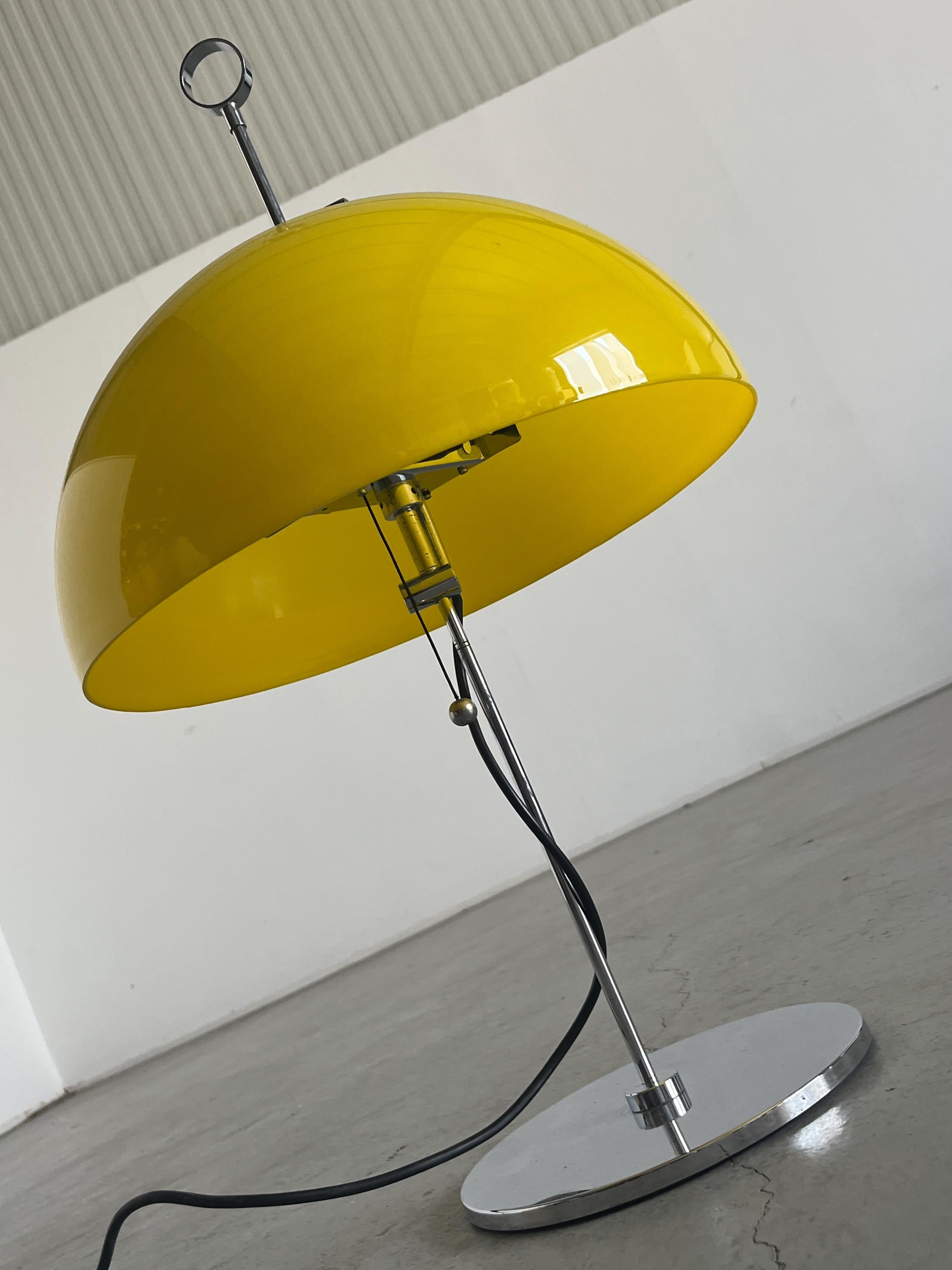 Space Age Desk Lamp in Yellow Plastic and Chromed Steel