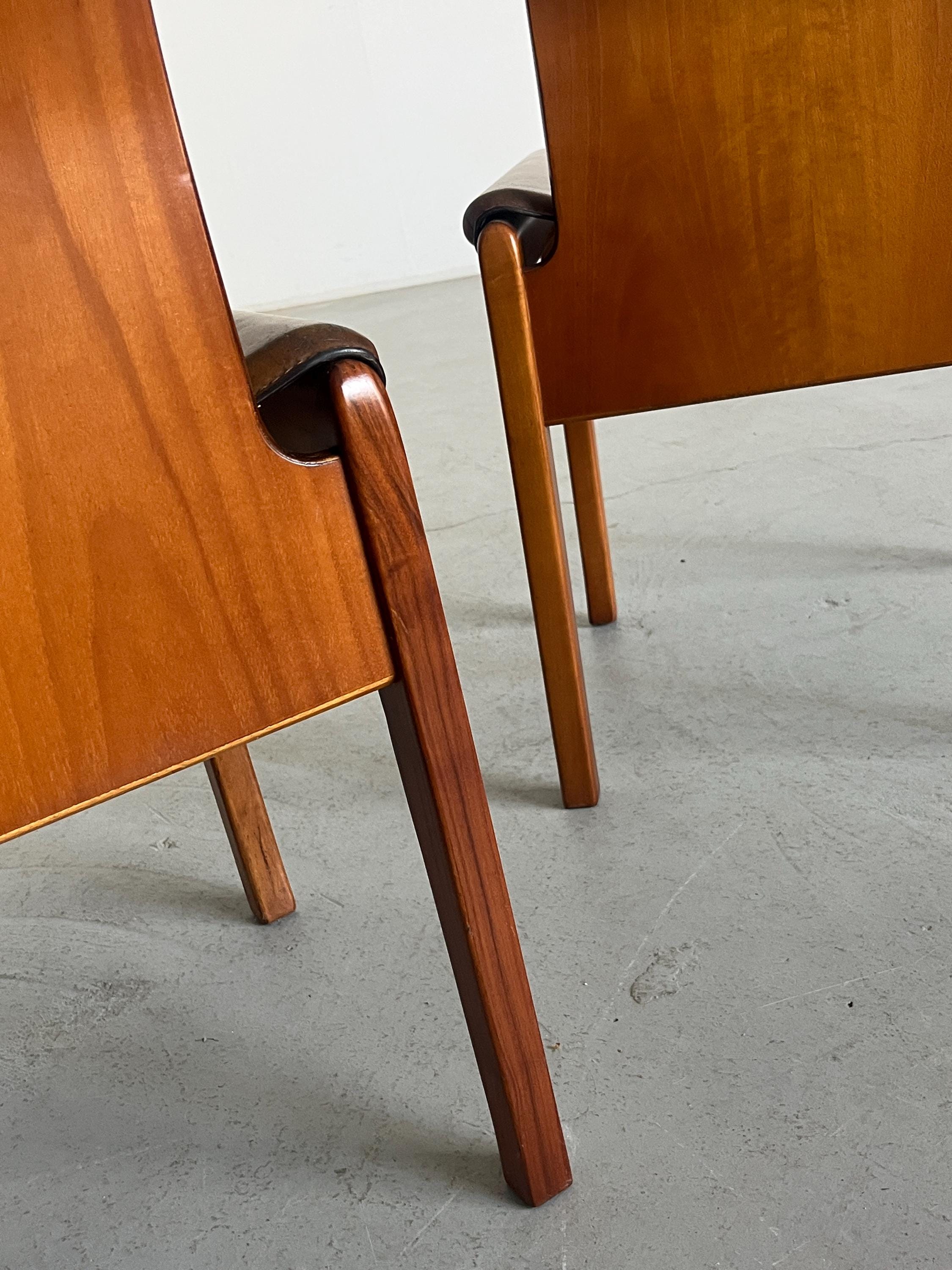 'Fiorenza' Dining Chairs by Tito Agnoli for Molteni in Leather & Walnut, 1968