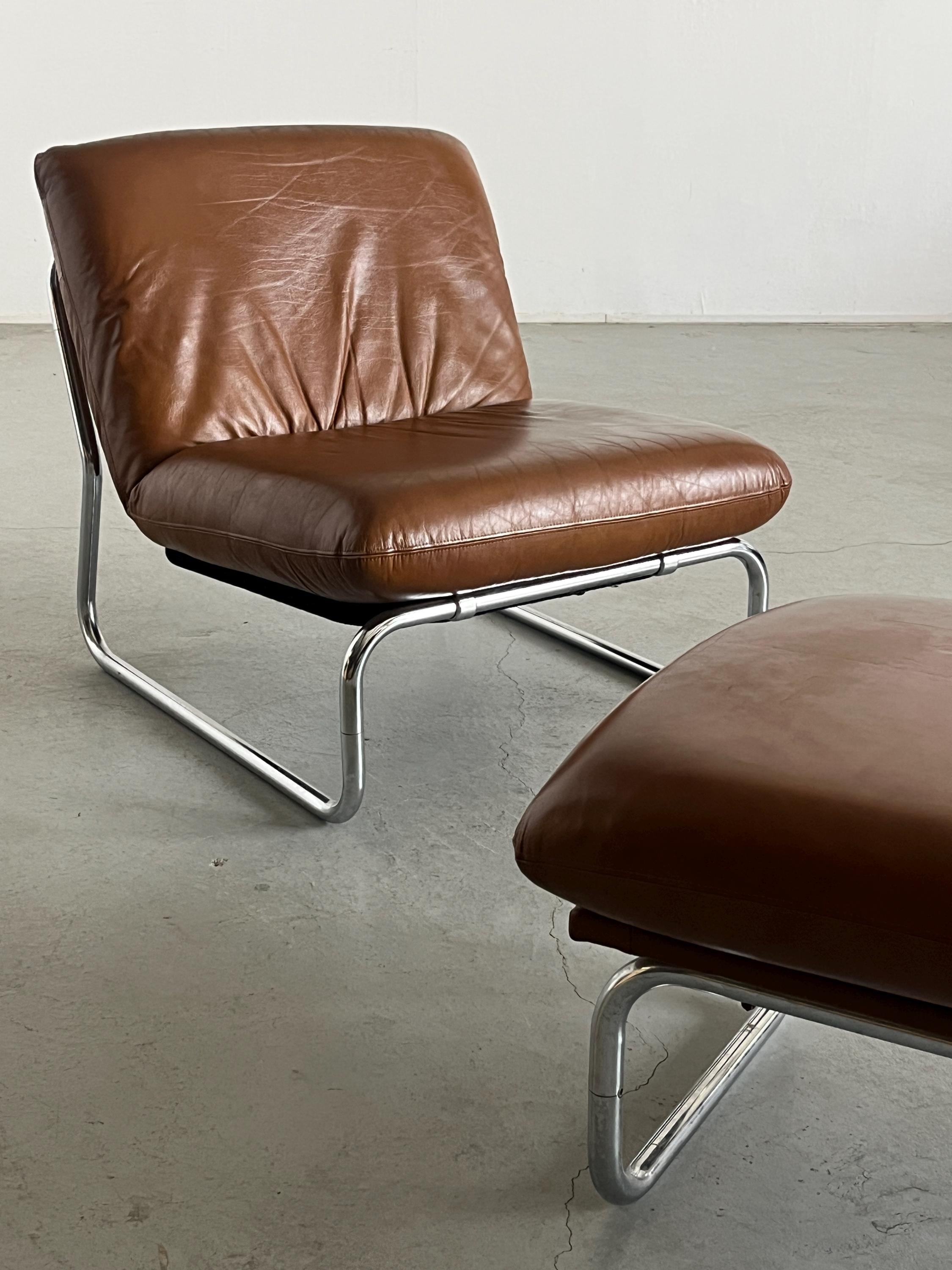 Elegant Mid-Century Modern Lounge Chair with Pouf