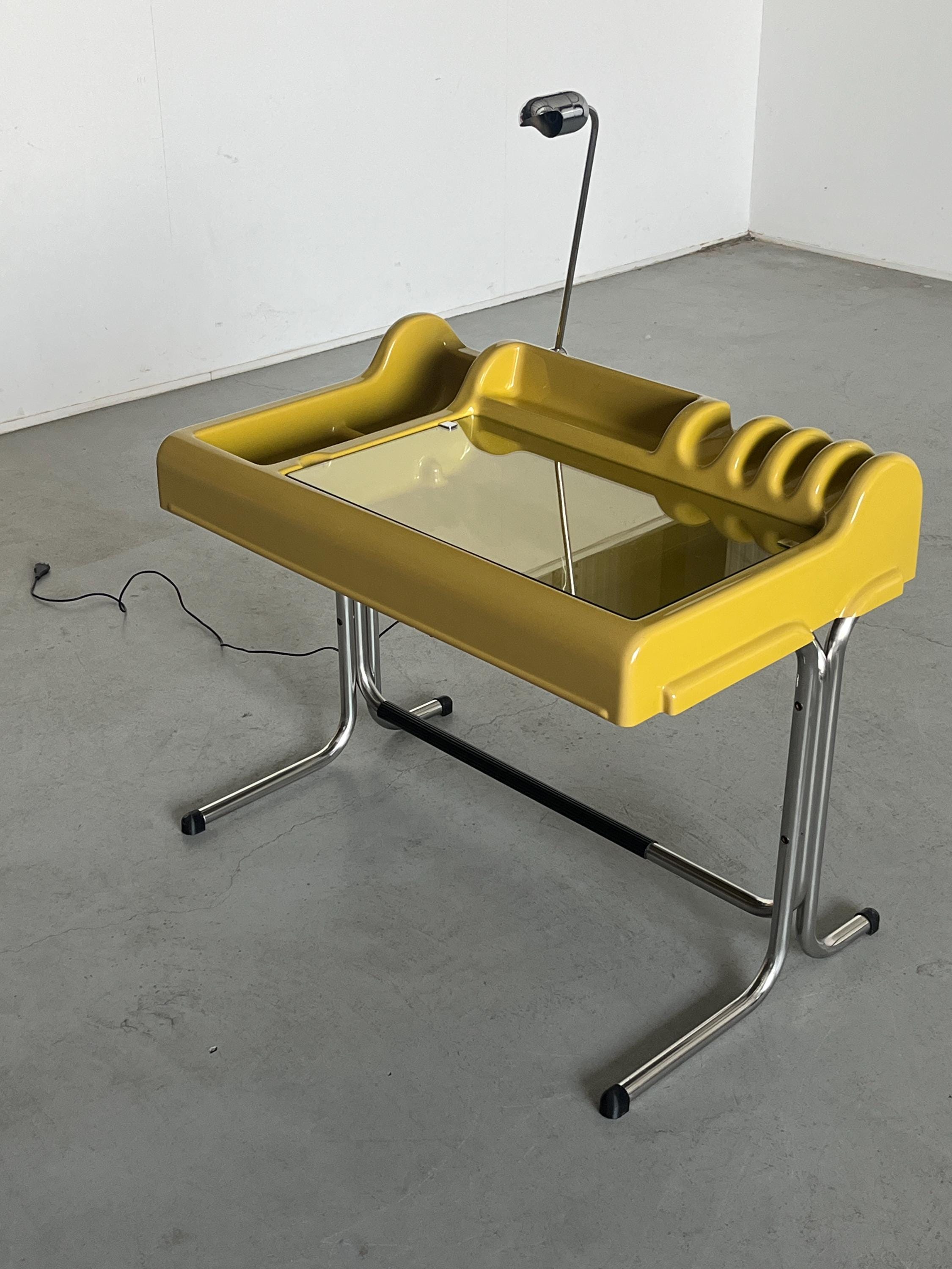Iconic ‘Orix’ Multi-Purpose Desk by Vittorio Parigi & Nani Prina for Molteni, 1971