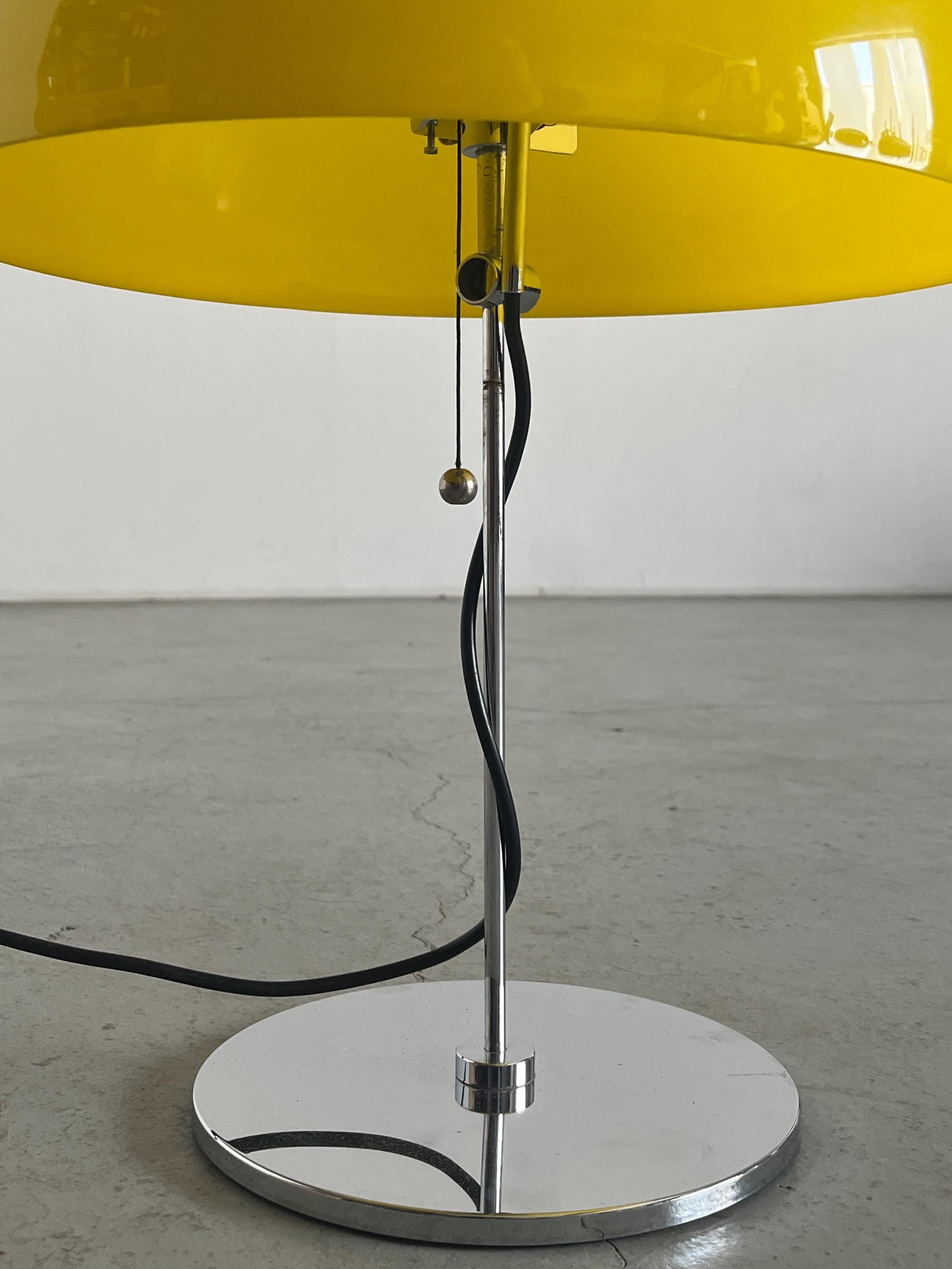 Space Age Desk Lamp in Yellow Plastic and Chromed Steel