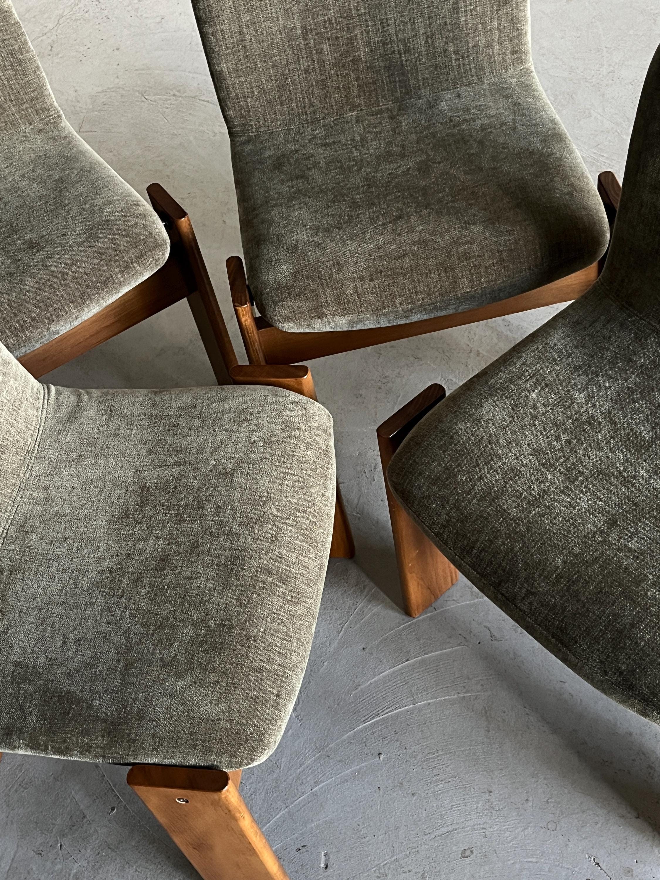 Elegant Mid-Century Modern Dining Chairs in the Style of Afra & Tobia Scarpa