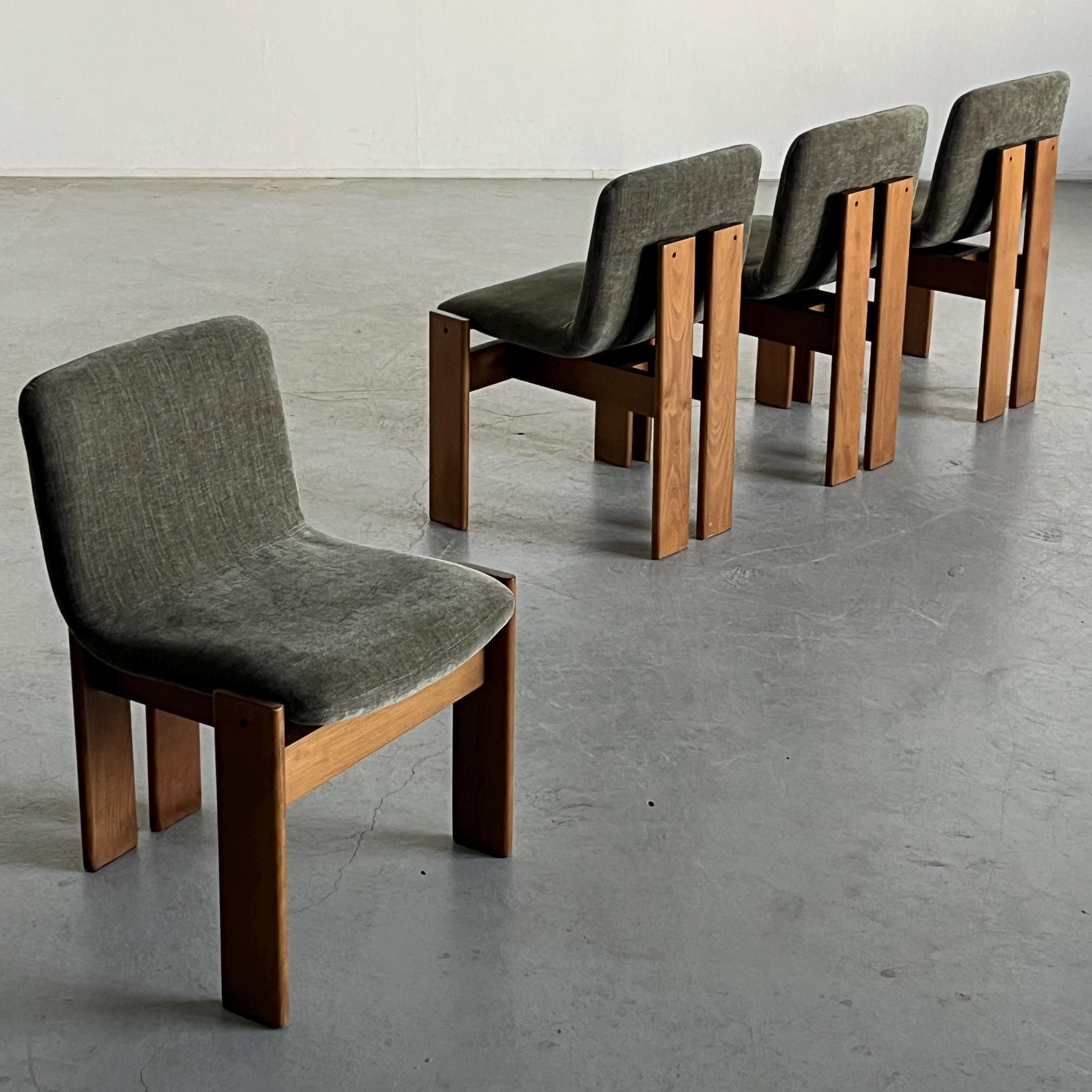 Elegant Mid-Century Modern Dining Chairs in the Style of Afra & Tobia Scarpa