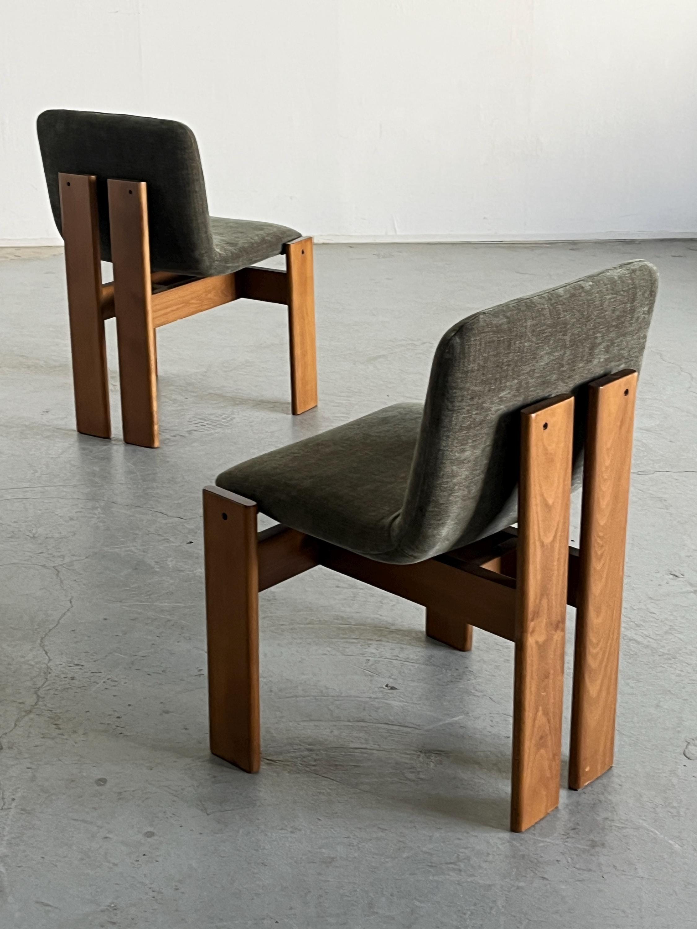 Elegant Mid-Century Modern Dining Chairs in the Style of Afra & Tobia Scarpa