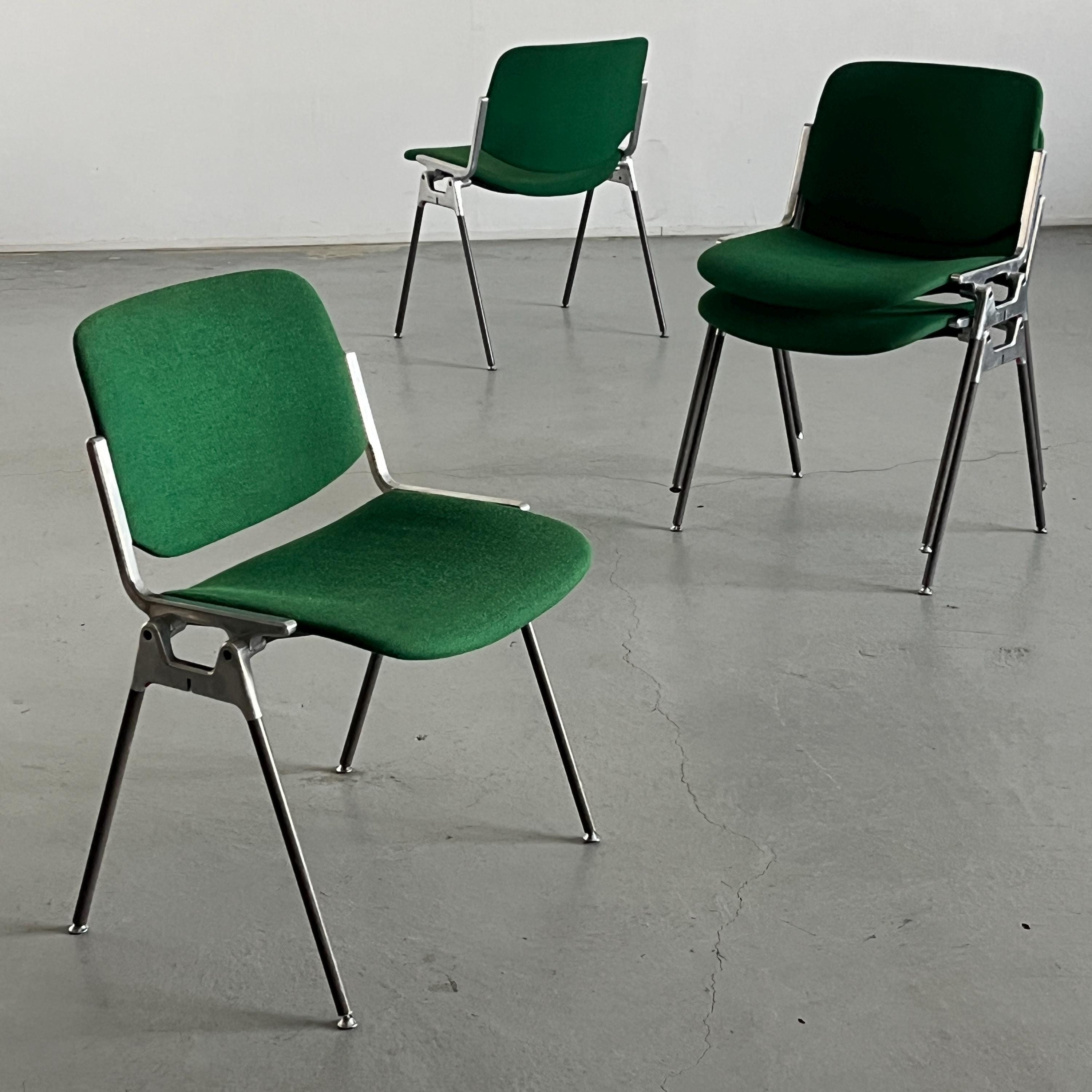 'DSC 106' Chairs by Giancarlo Piretti for Anonima Castelli, Green Fabric, 1965