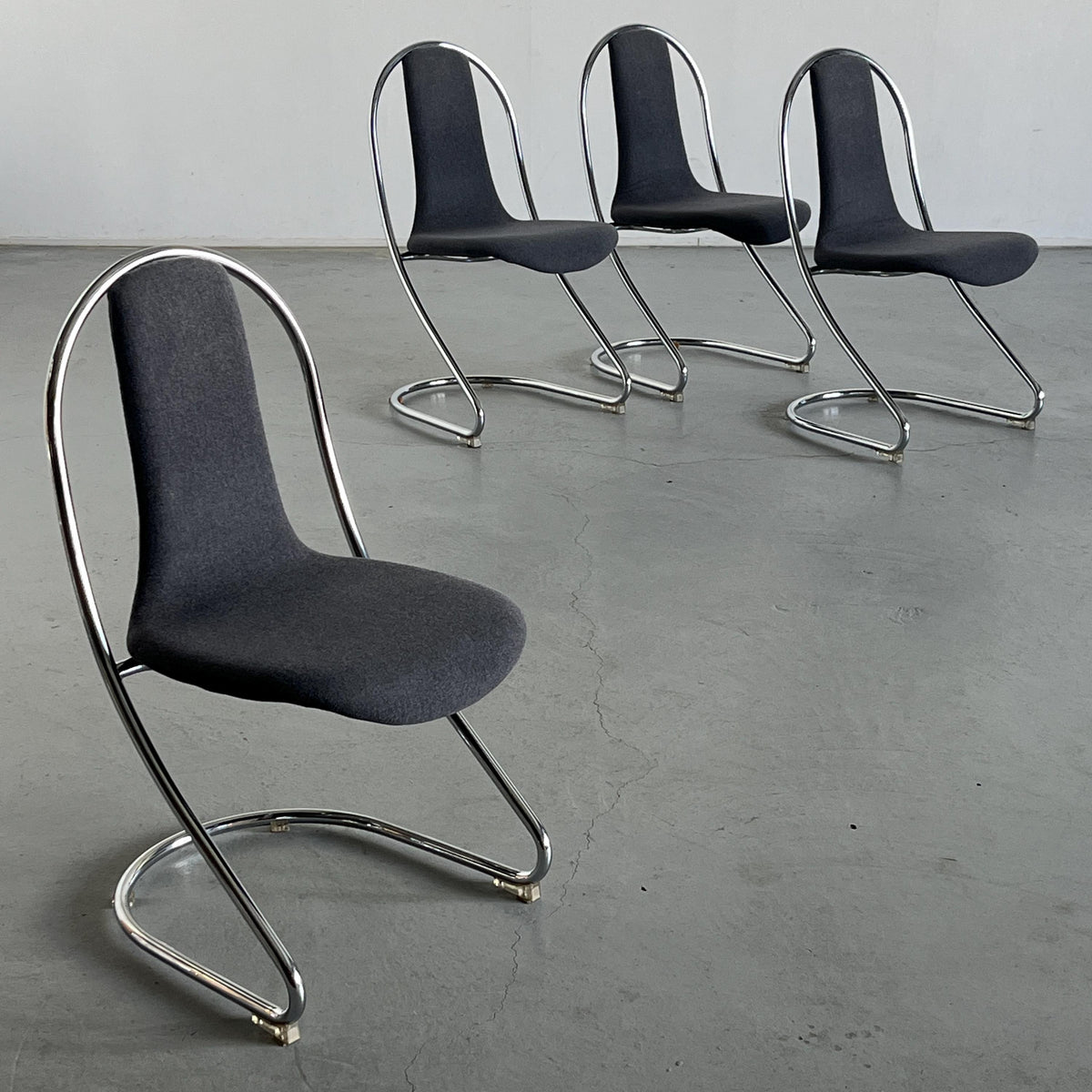 Italian Space Age Cantilever Chairs in Style of Willy Rizzo