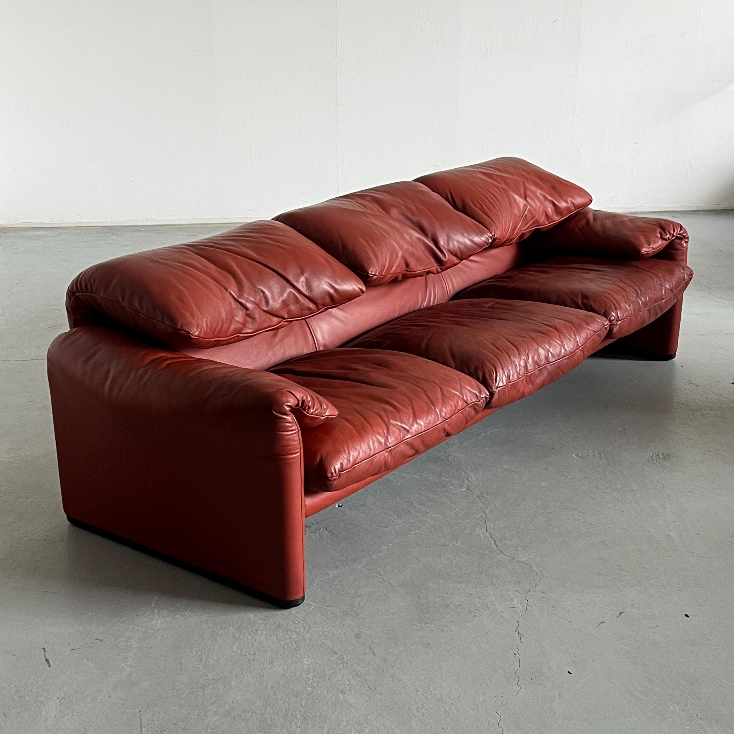 Iconic Vico Magistretti 'Maralunga' Three-seater Sofa by Cassina