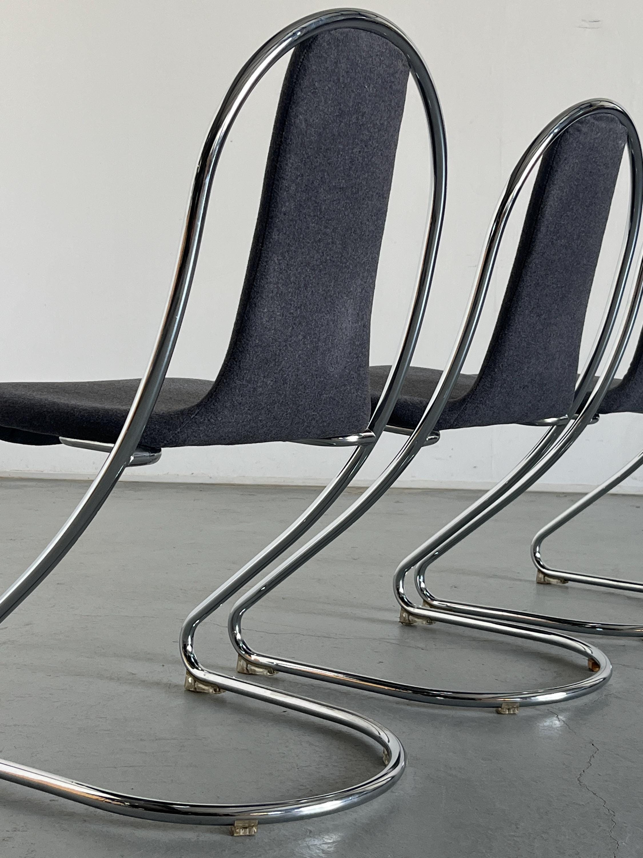Italian Space Age Cantilever Chairs in Style of Willy Rizzo
