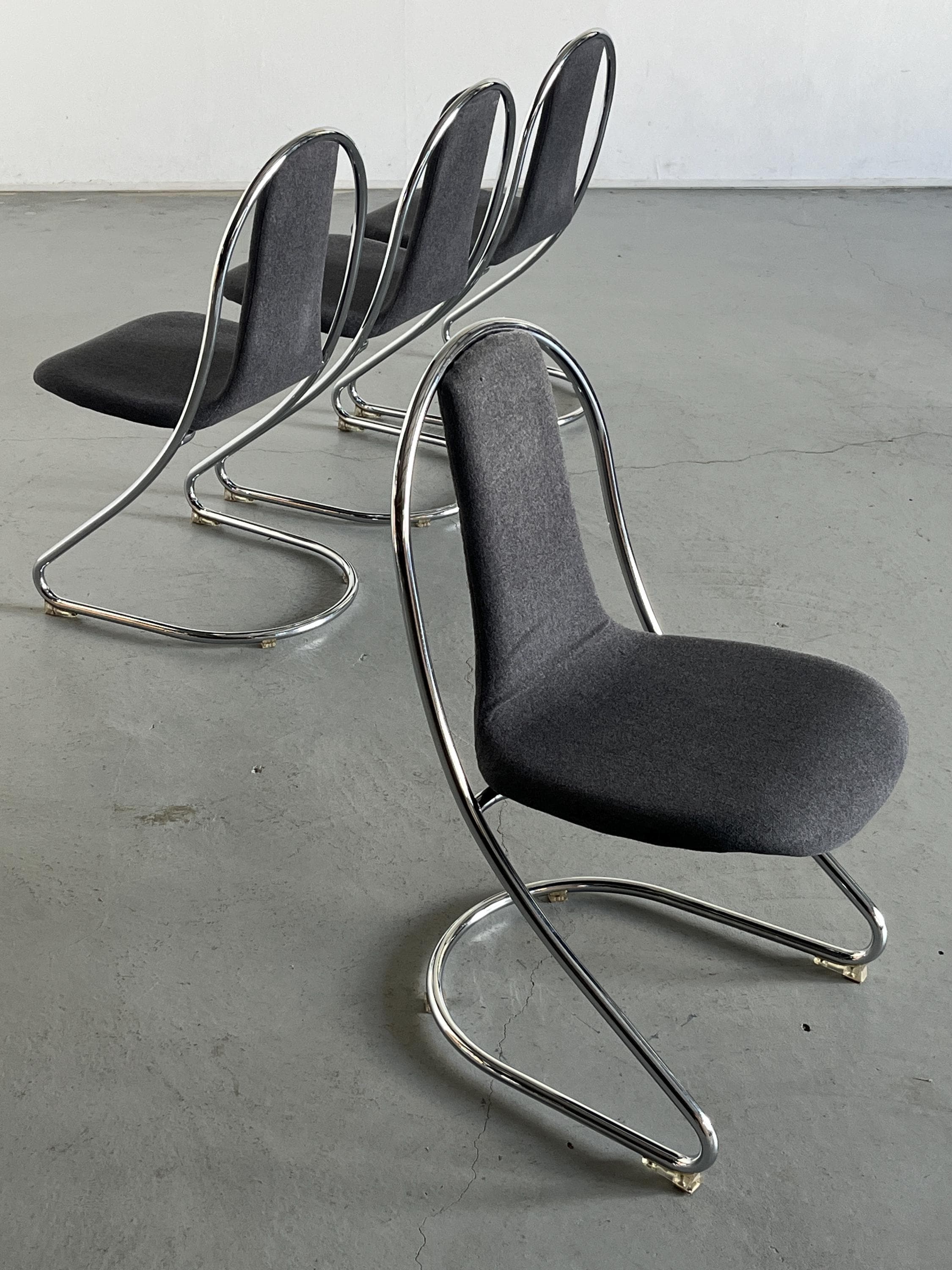 Italian Space Age Cantilever Chairs in Style of Willy Rizzo