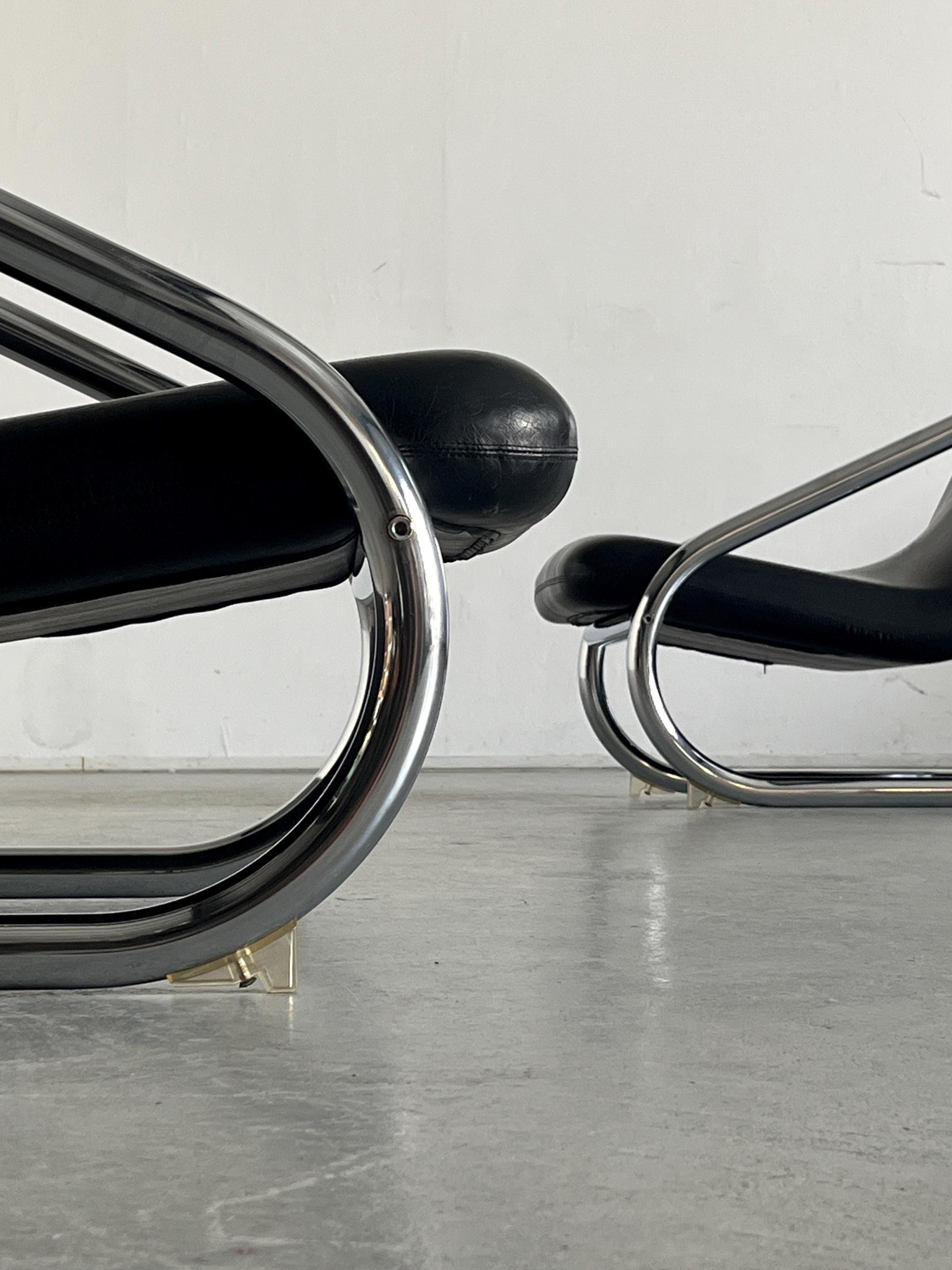 Tubular Cantilever Armchair in Black Leather and Chrome