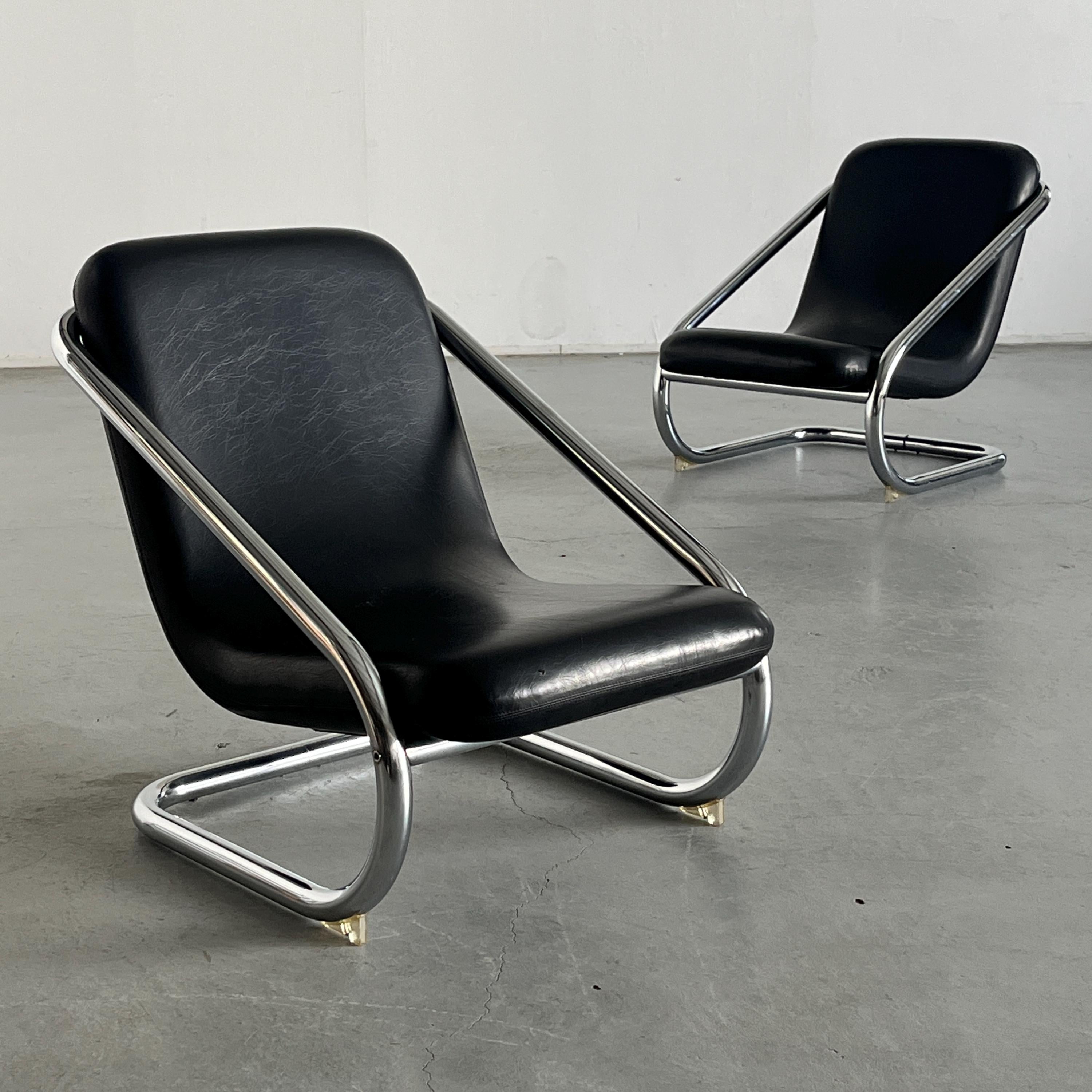 Tubular Cantilever Armchair in Black Leather and Chrome