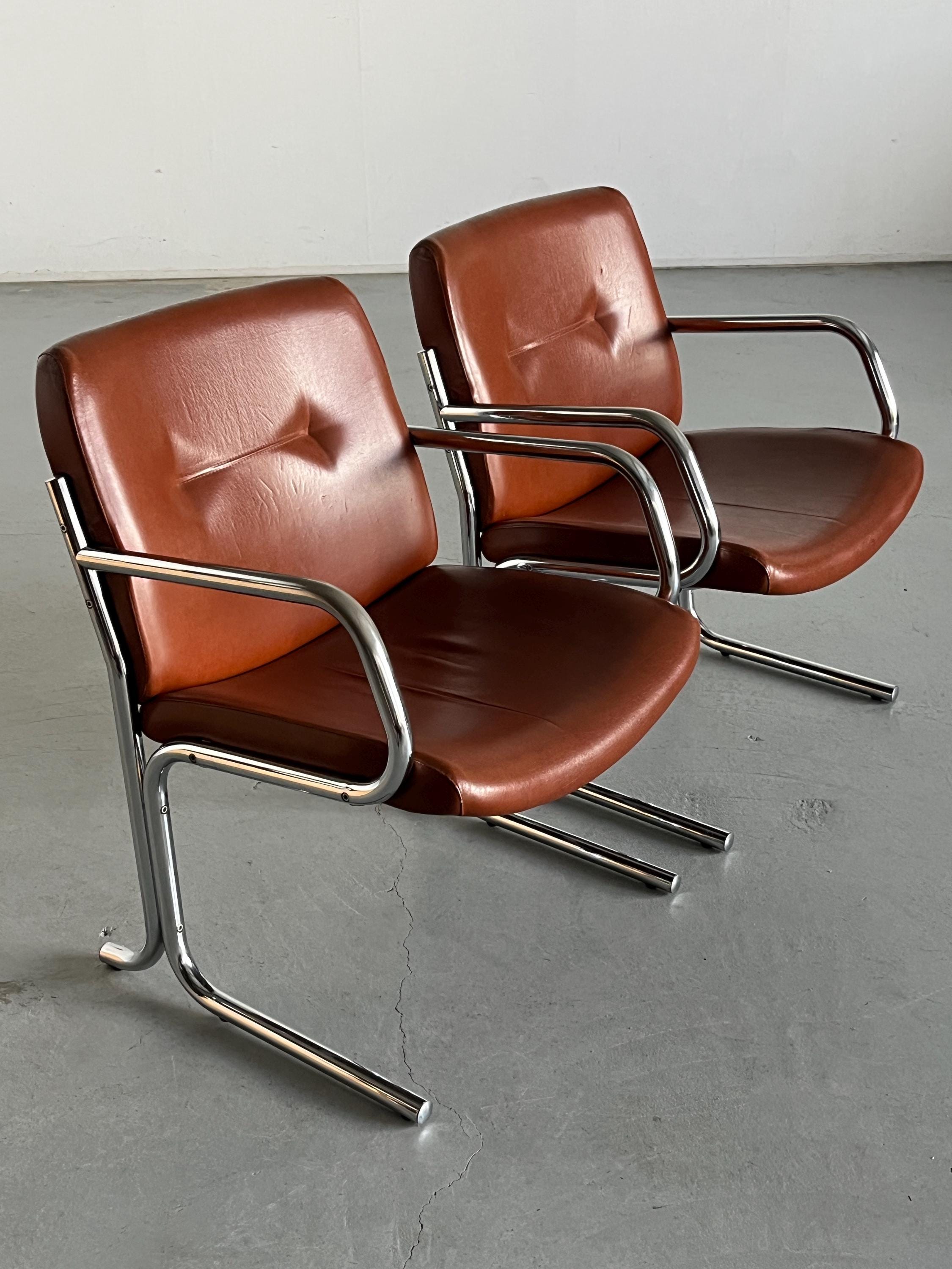 Italian Mid-Century Modern Armchair