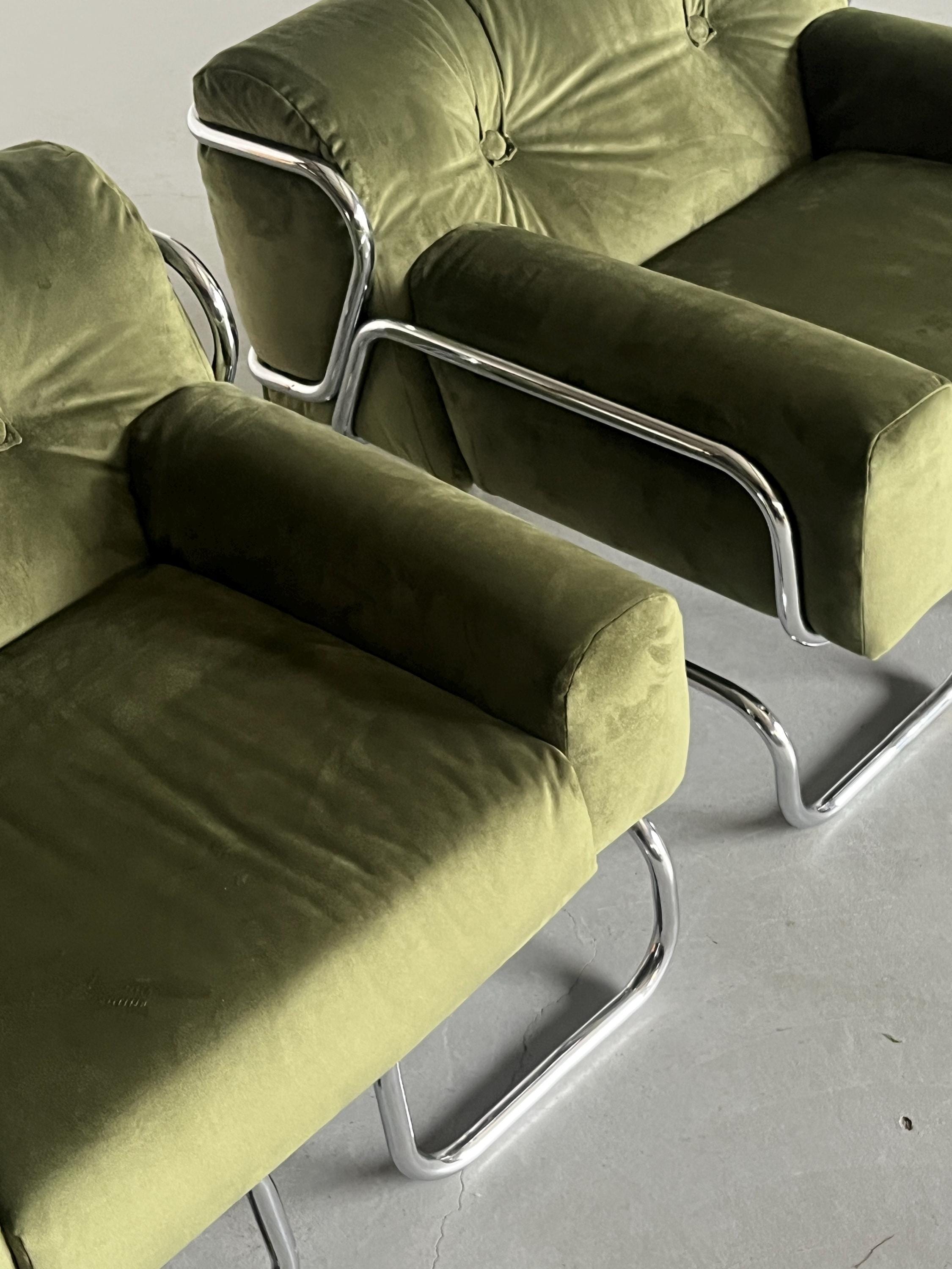 Bauhaus Design Lounge Chairs in Green Velvet