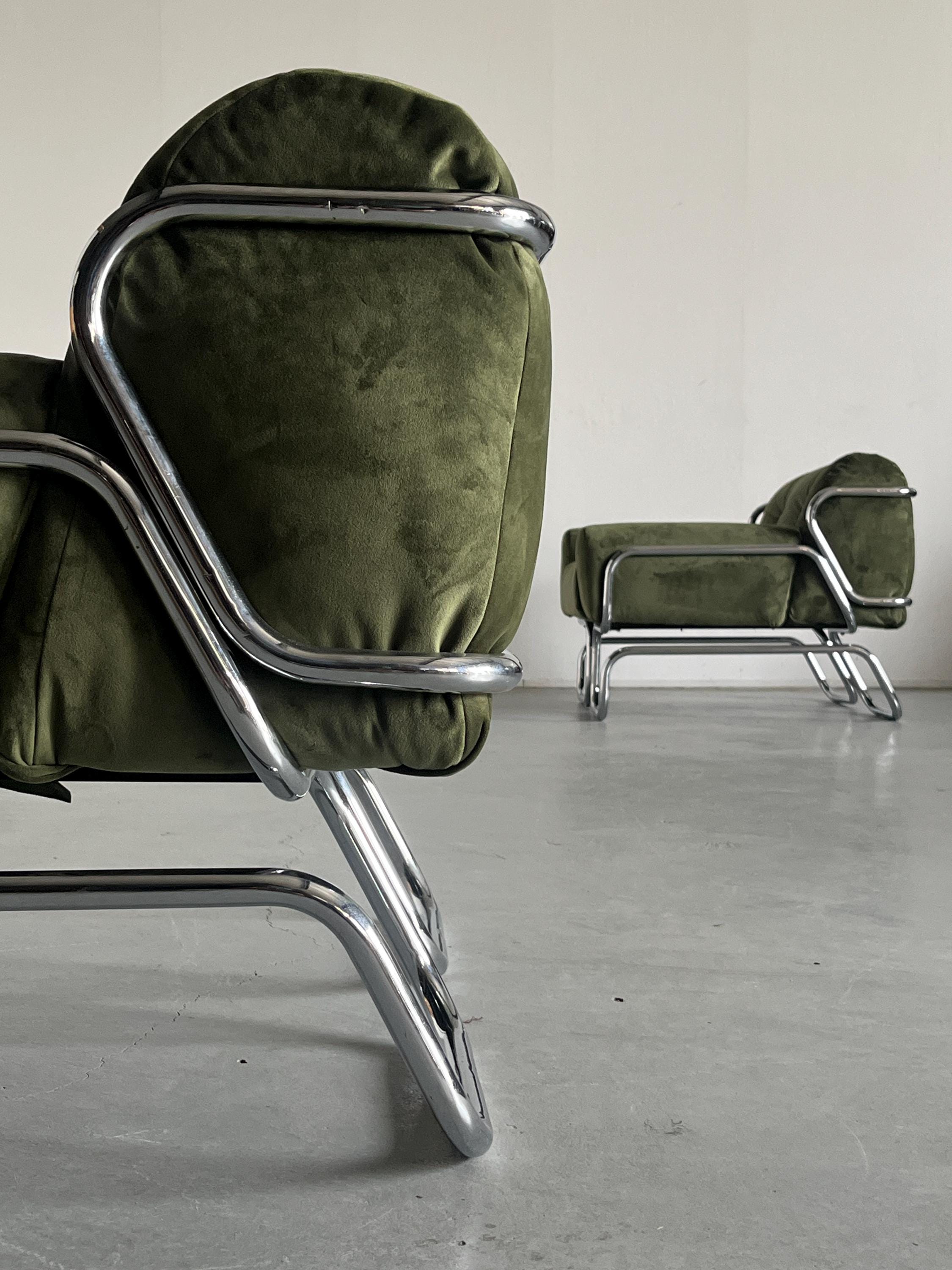 Bauhaus Design Lounge Chairs in Green Velvet