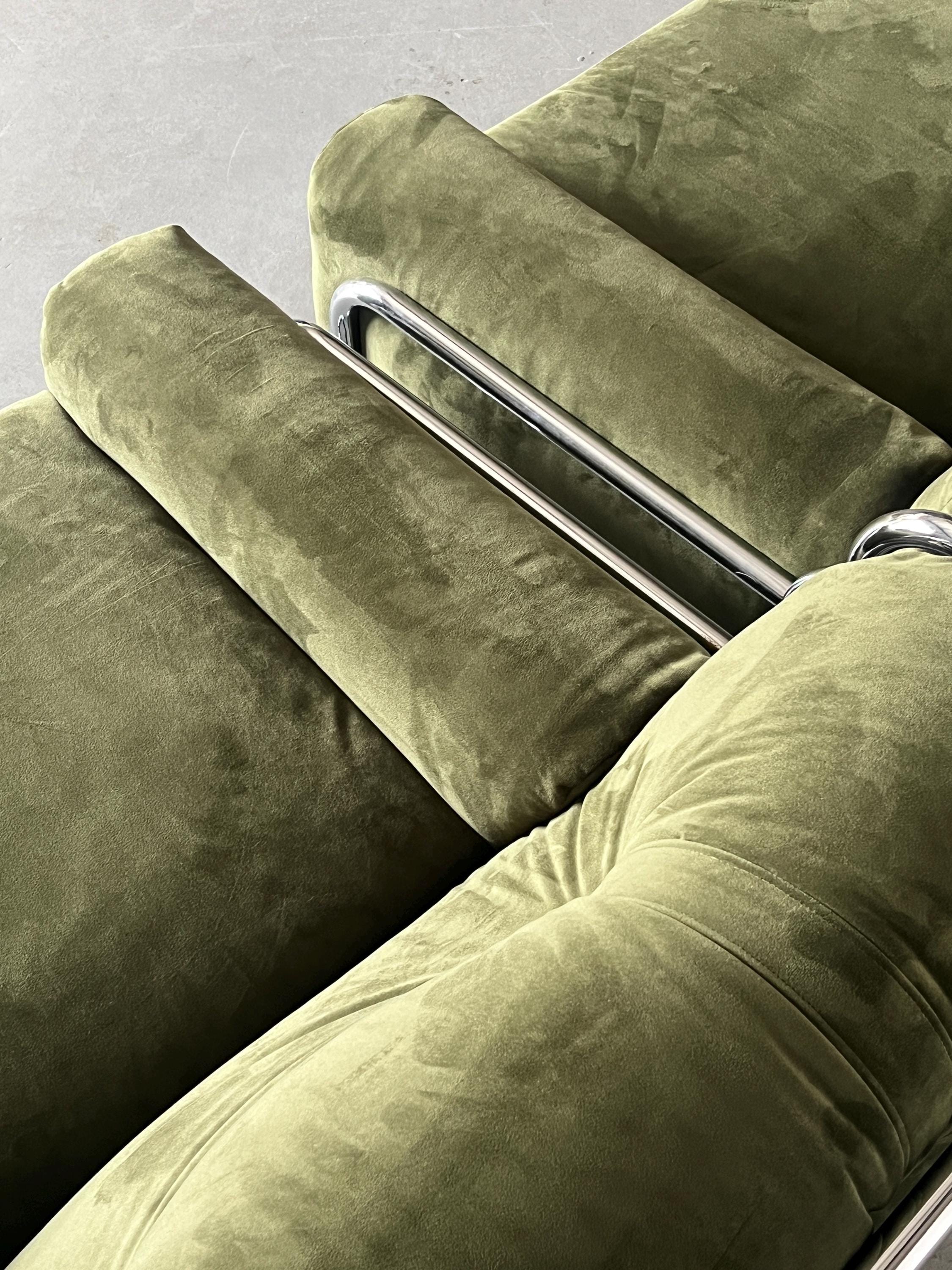 Bauhaus Design Lounge Chairs in Green Velvet