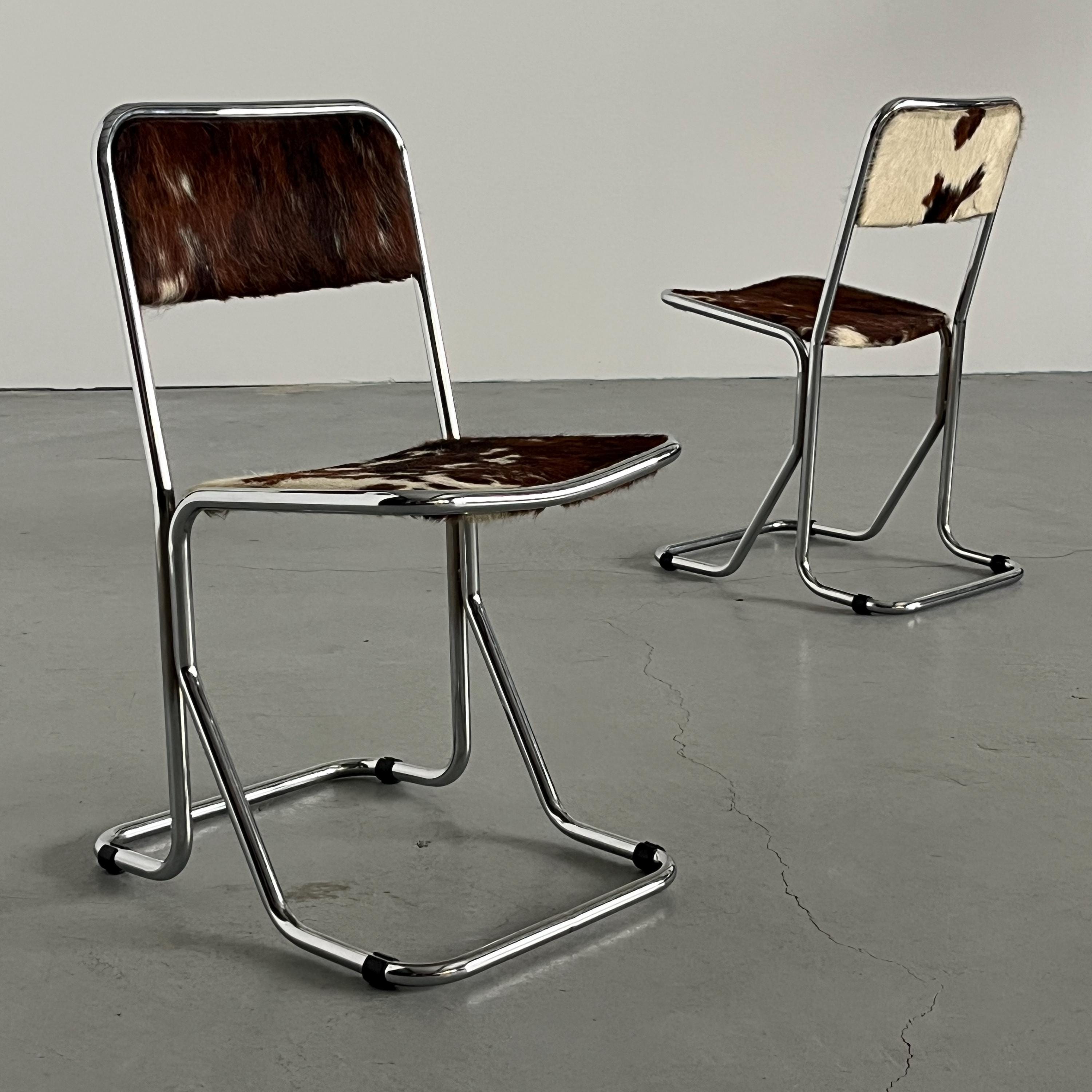 Cantilever Dining Chairs Attributed to Arflex in Cowhide and Chromed Steel