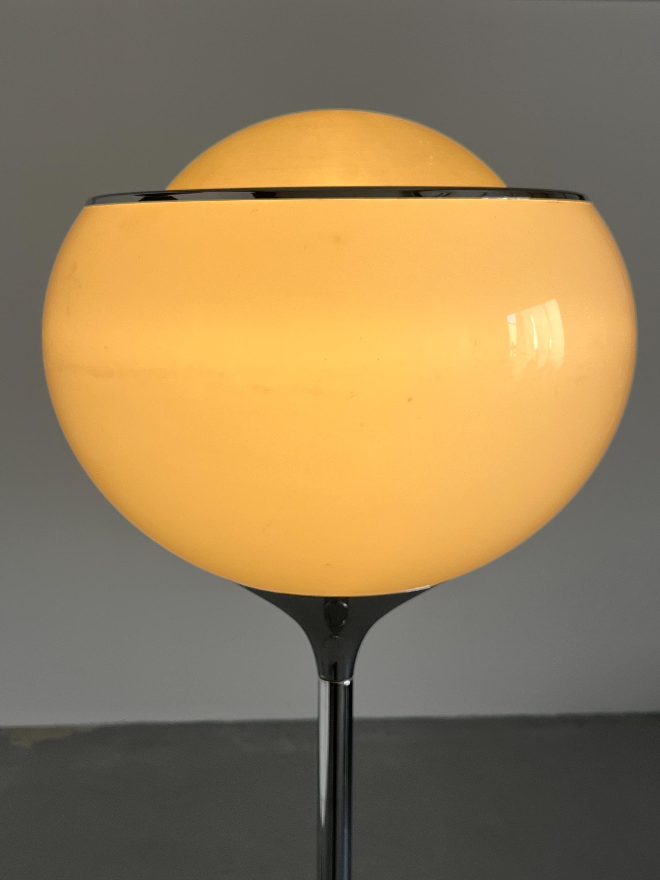 Big Bud Space Age Floor Lamp by Harvey Guzzini