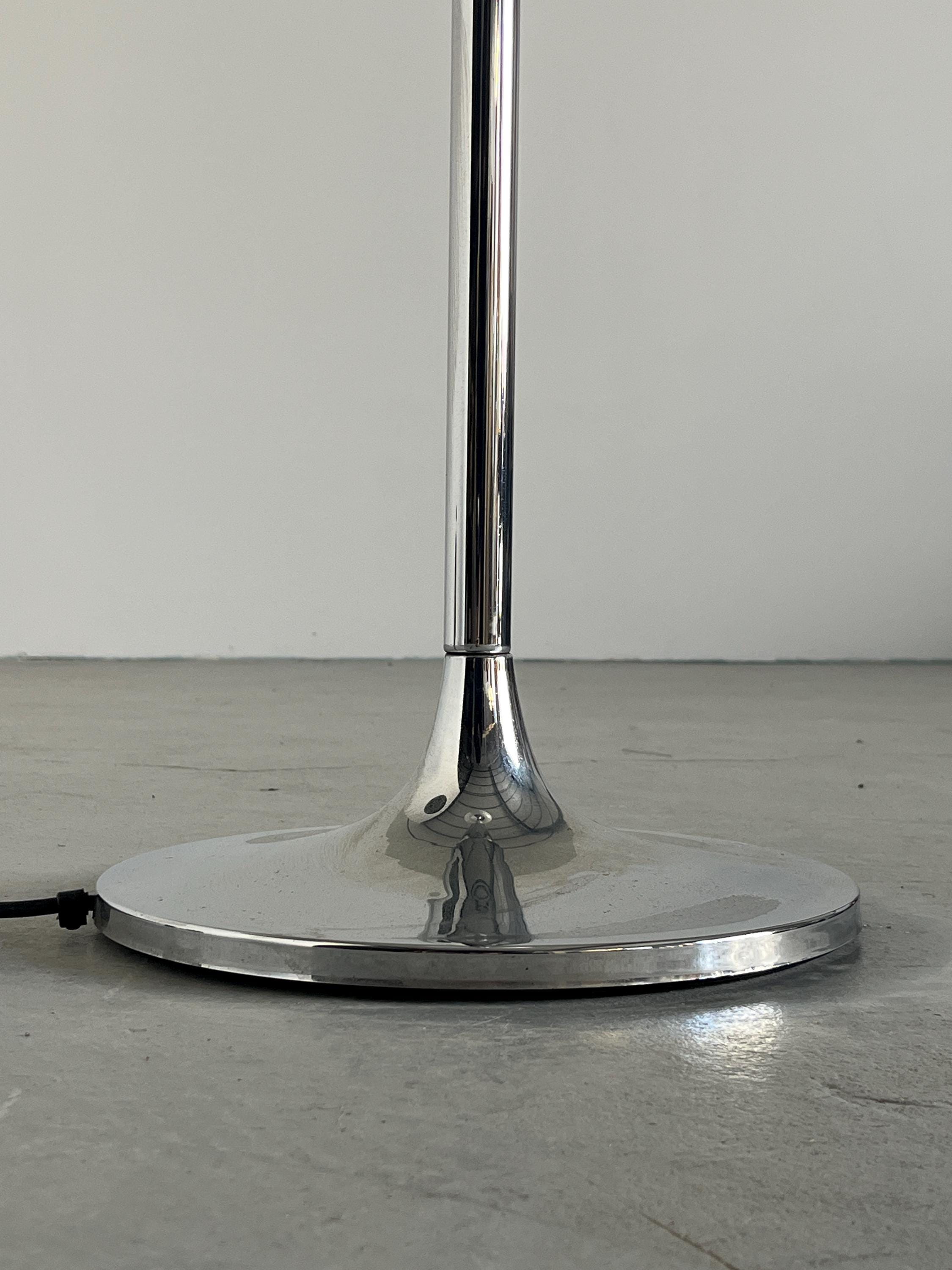 Big Bud Space Age Floor Lamp by Harvey Guzzini