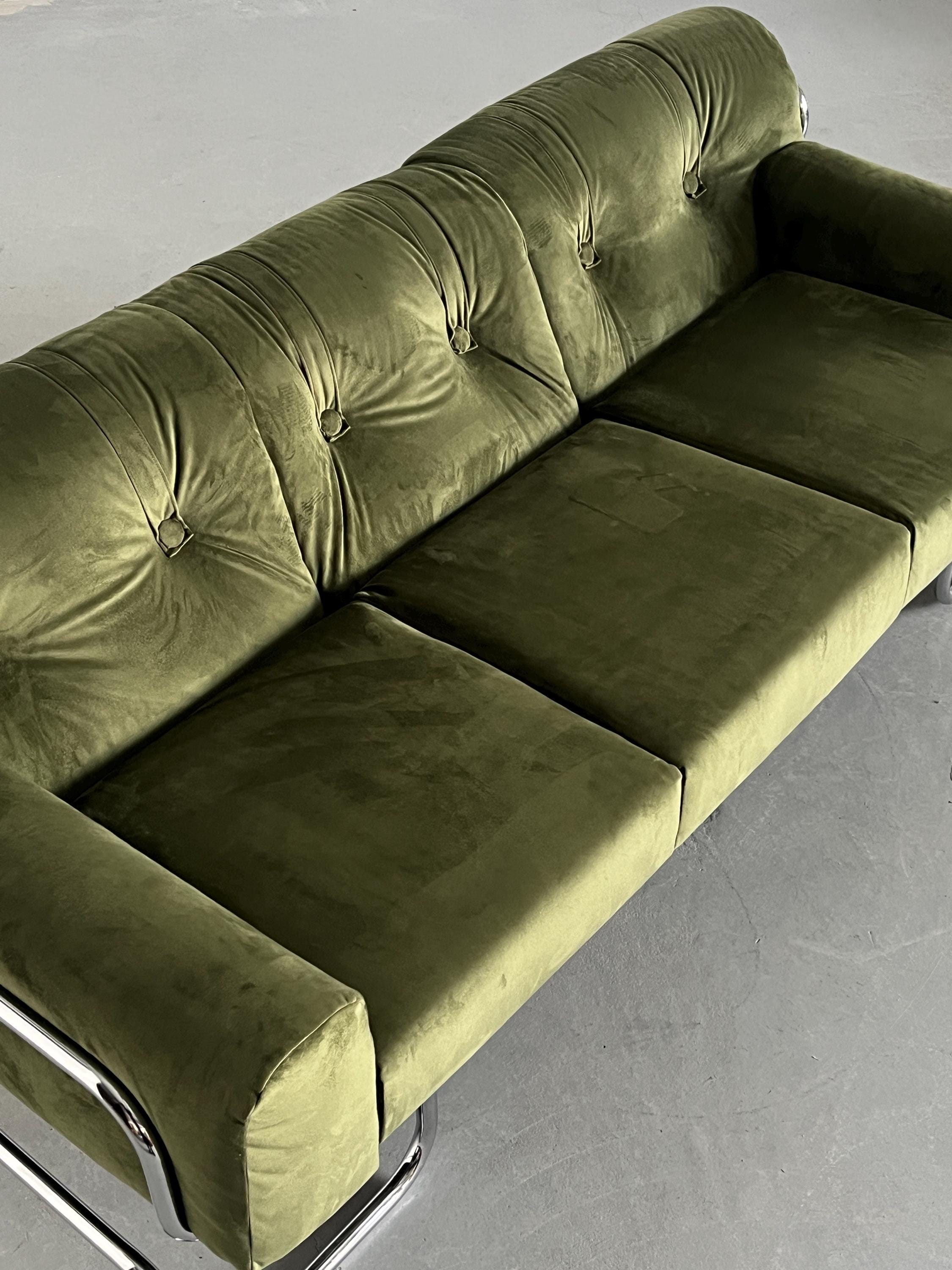 Mid-Century Modern Sofa in Green Velvet and Chromed Tubular Steel
