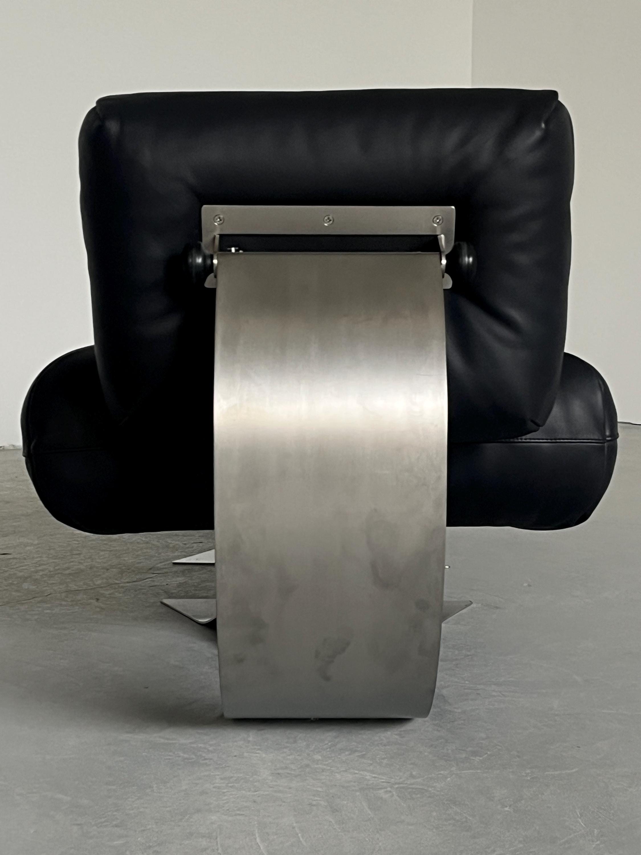 Oscar Niemeyer ‘Alta’ Lounge Chair & Ottoman for Mobilier International, 1971