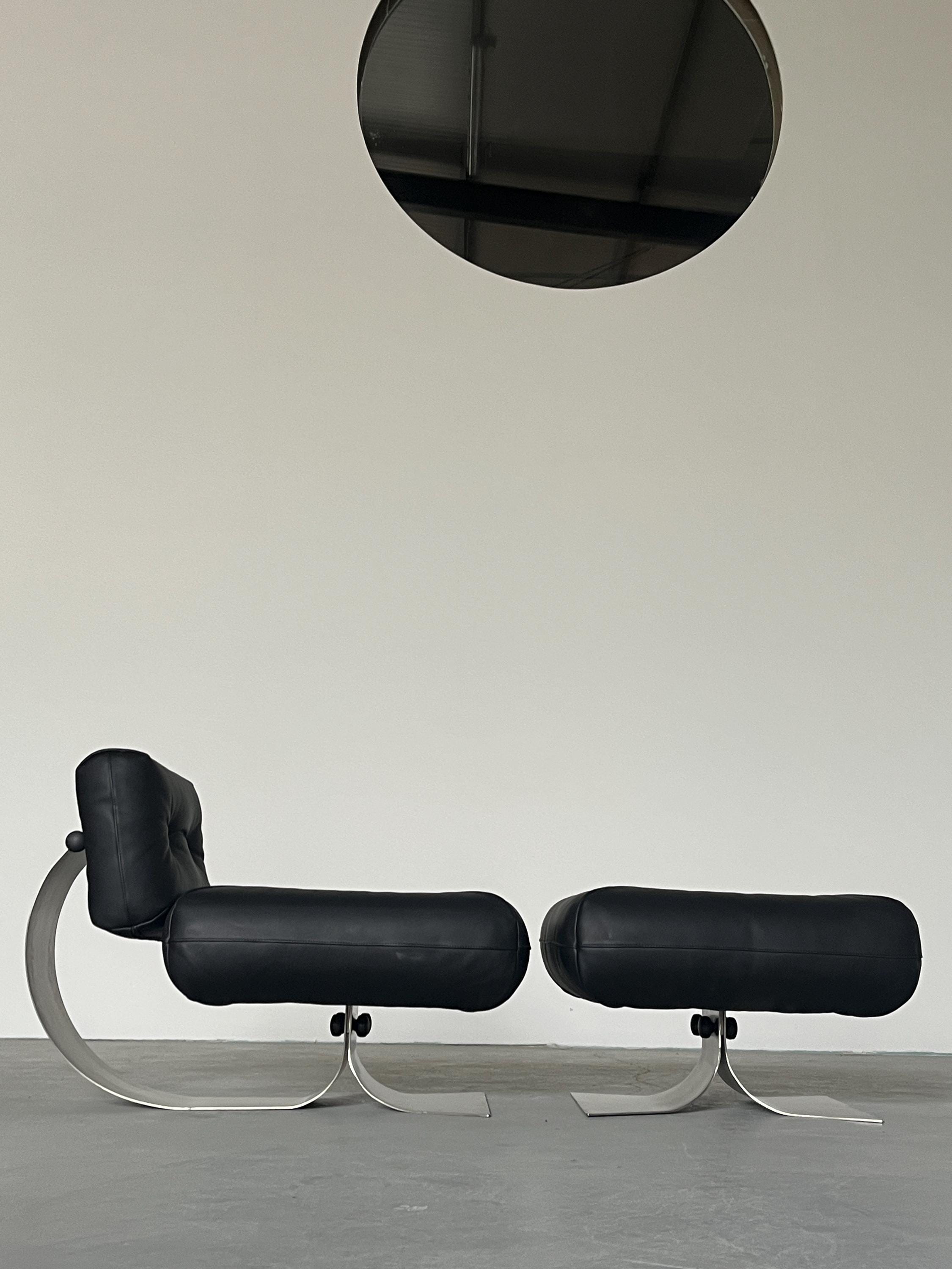 Oscar Niemeyer ‘Alta’ Lounge Chair & Ottoman for Mobilier International, 1971