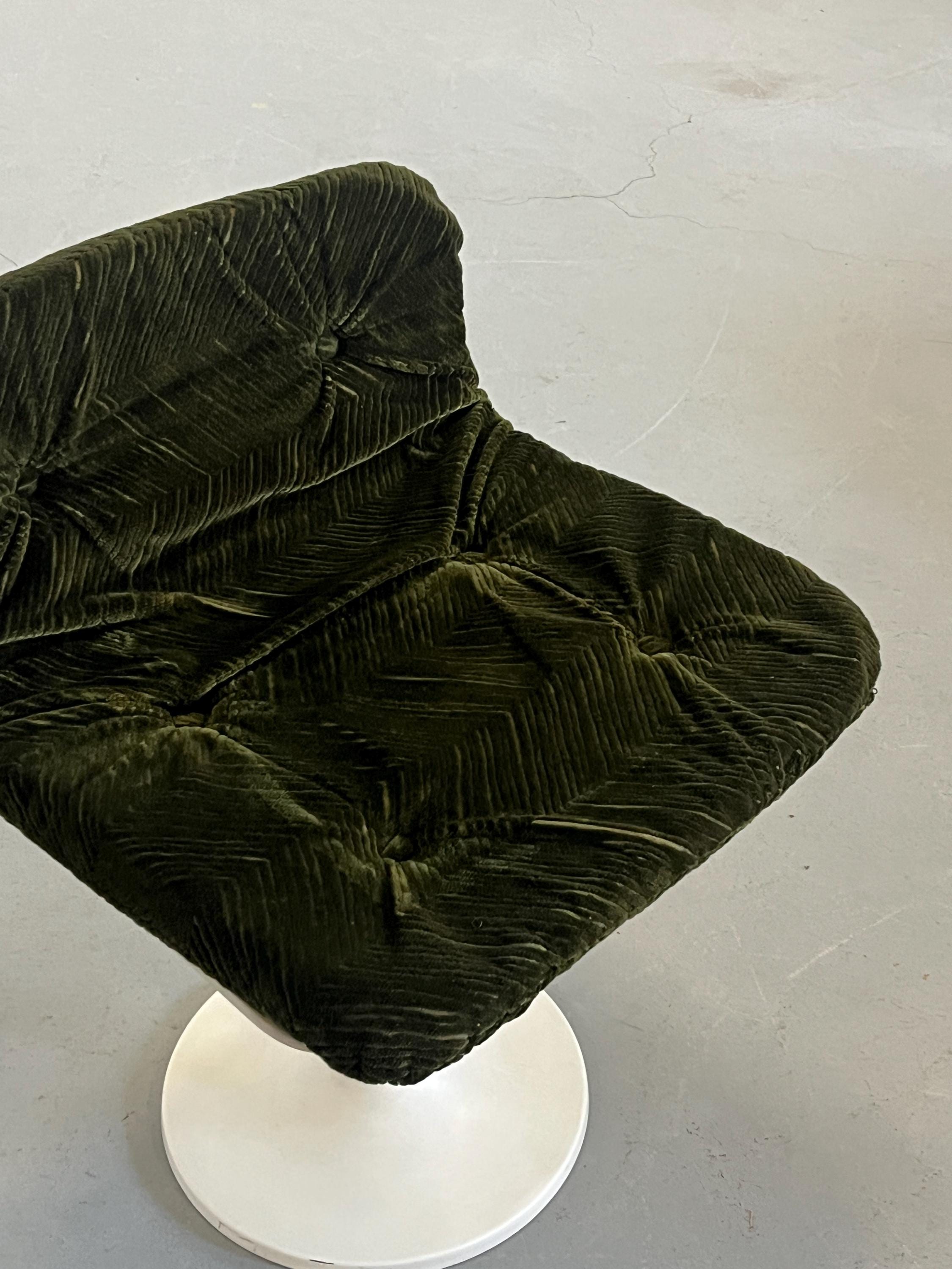 Small Space Age Tulip Chair in Dark Green Corduroy