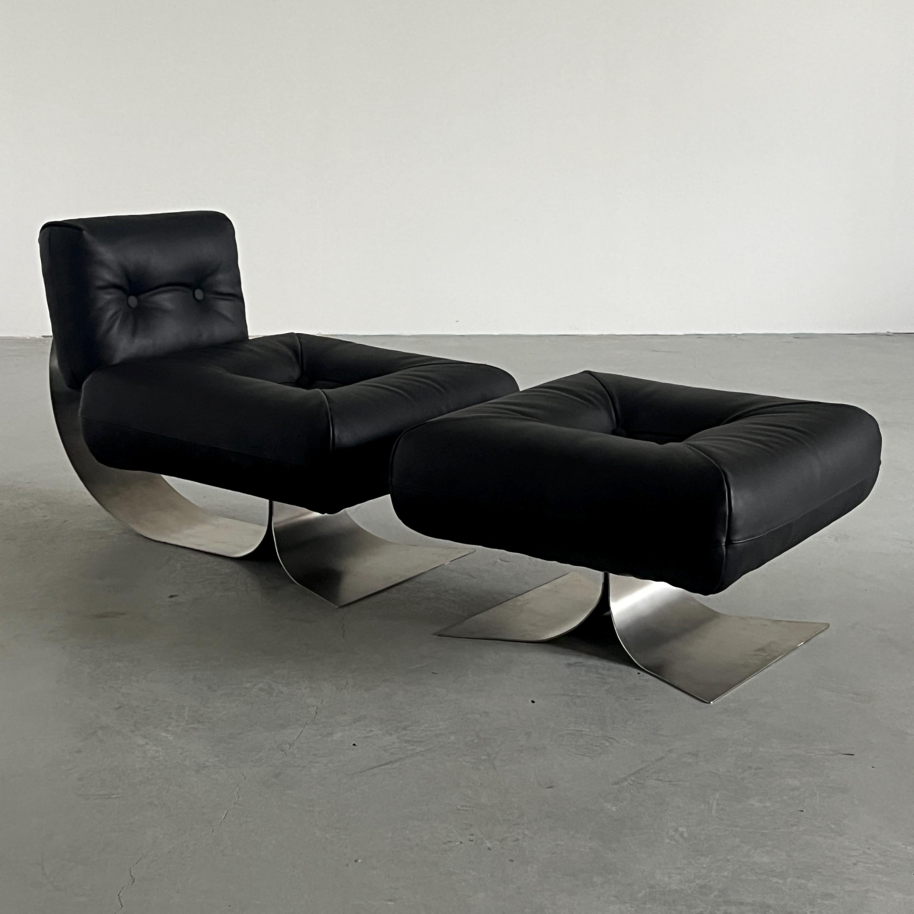 Oscar Niemeyer ‘Alta’ Lounge Chair & Ottoman for Mobilier International, 1971