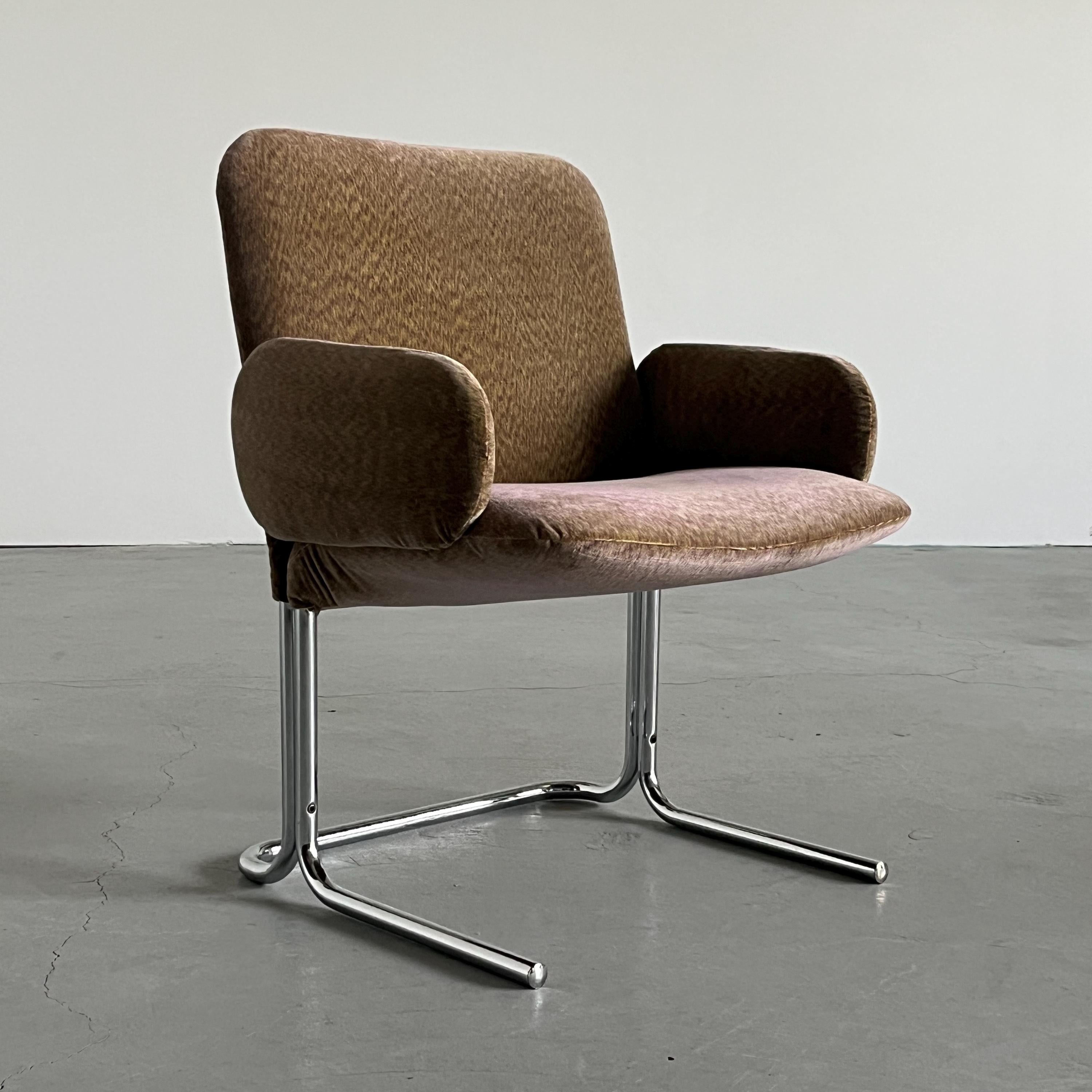 Space Age Armchair in Abstract Patterned Upholstery in Style of Pierre Paulin, 1970s Italy