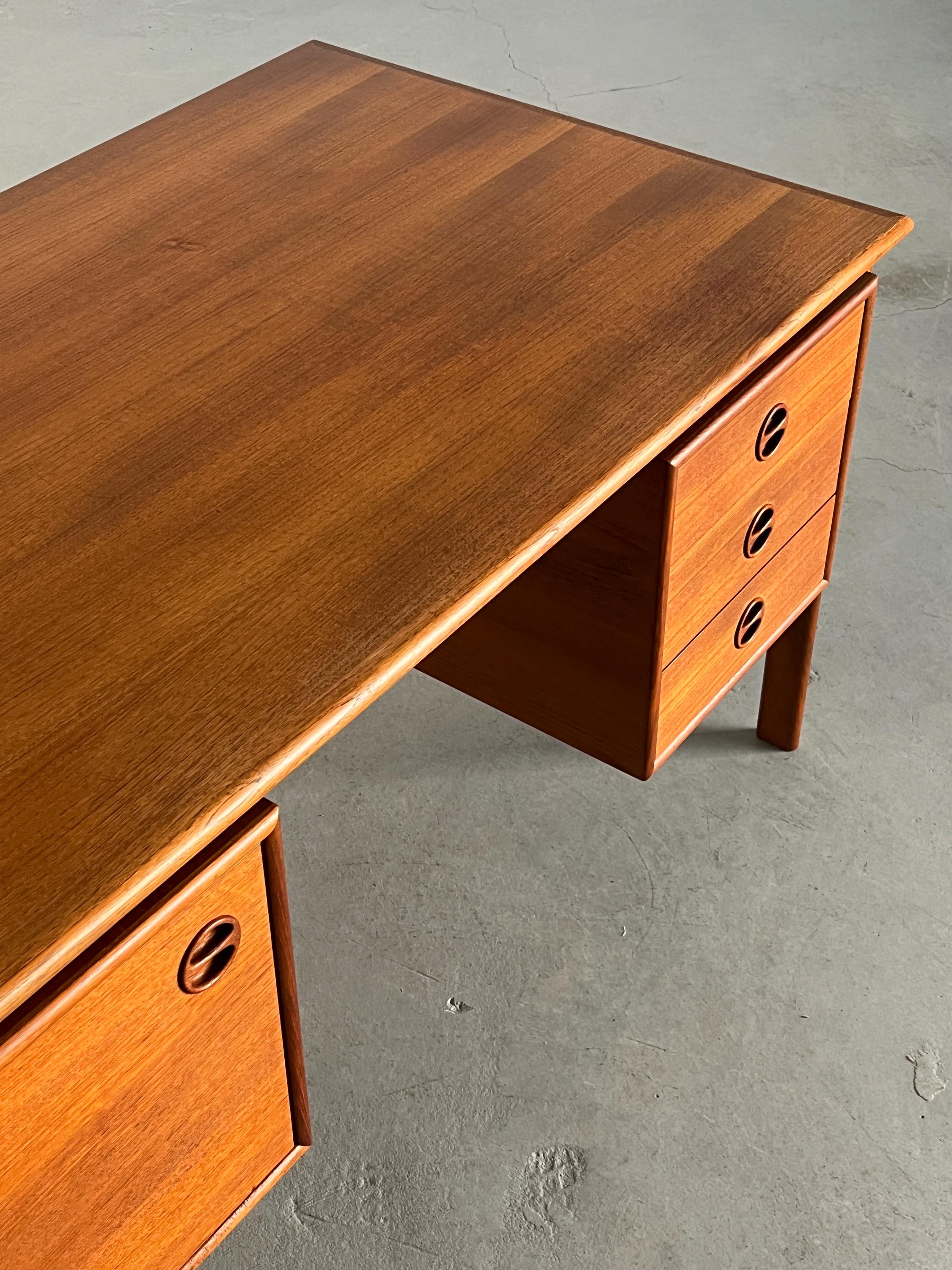 Danish Office Desk by Arne Vodder for GV Møbler