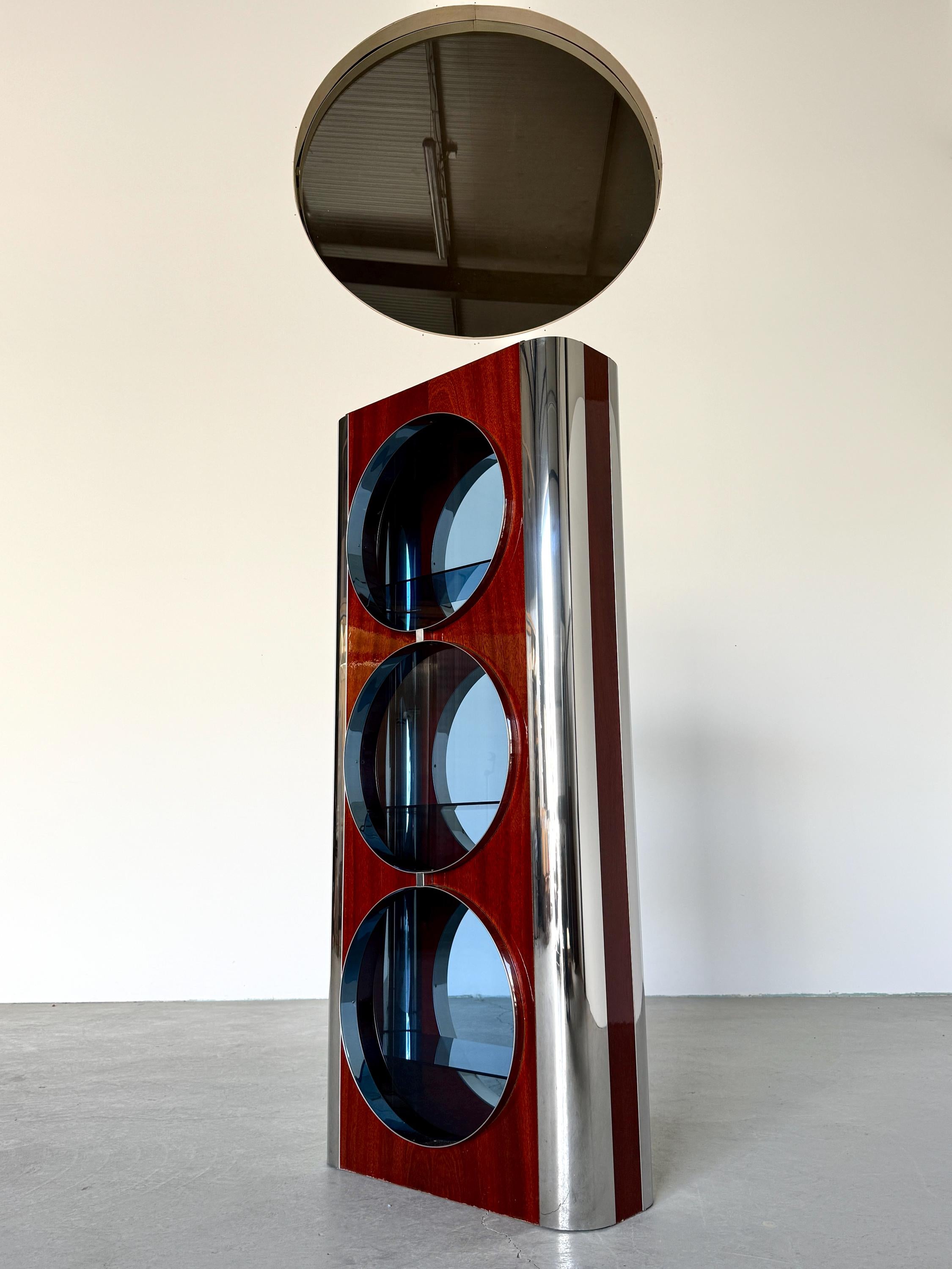 Mid-Century Showcase Bar Attributed to Willy Rizzo