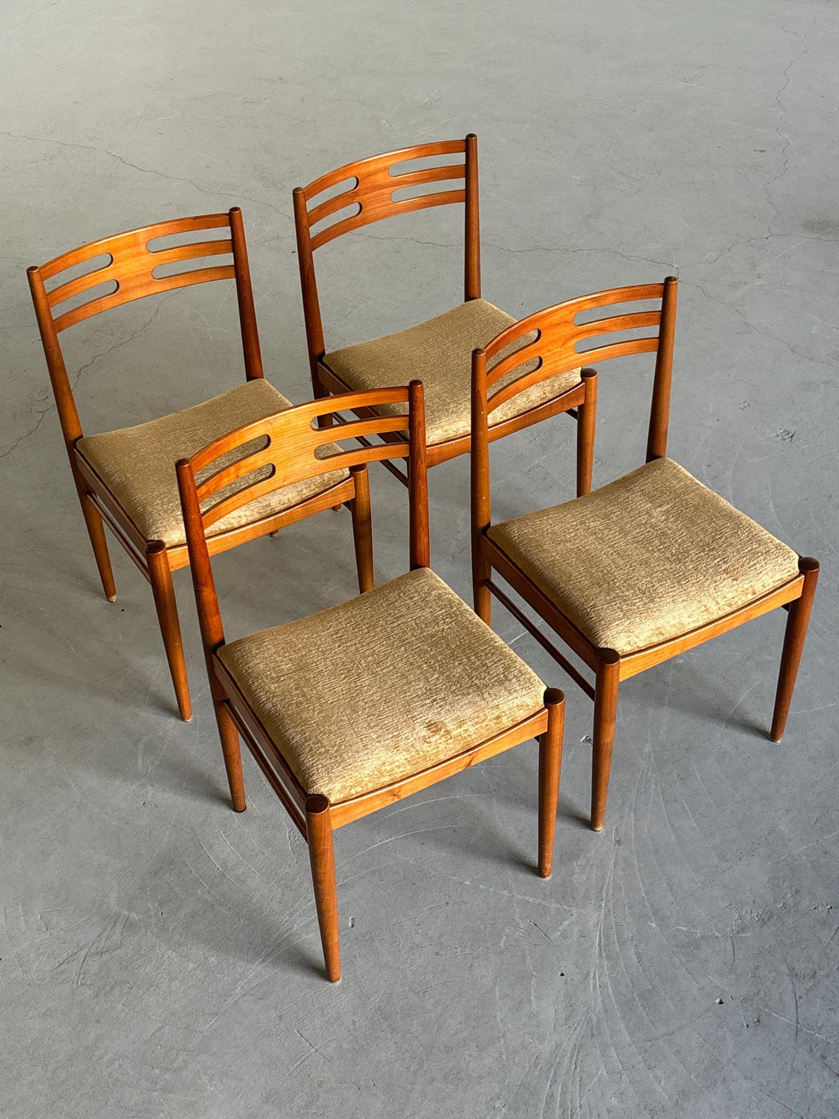 Danish Mid-Century Dining Chairs in Teak Wood