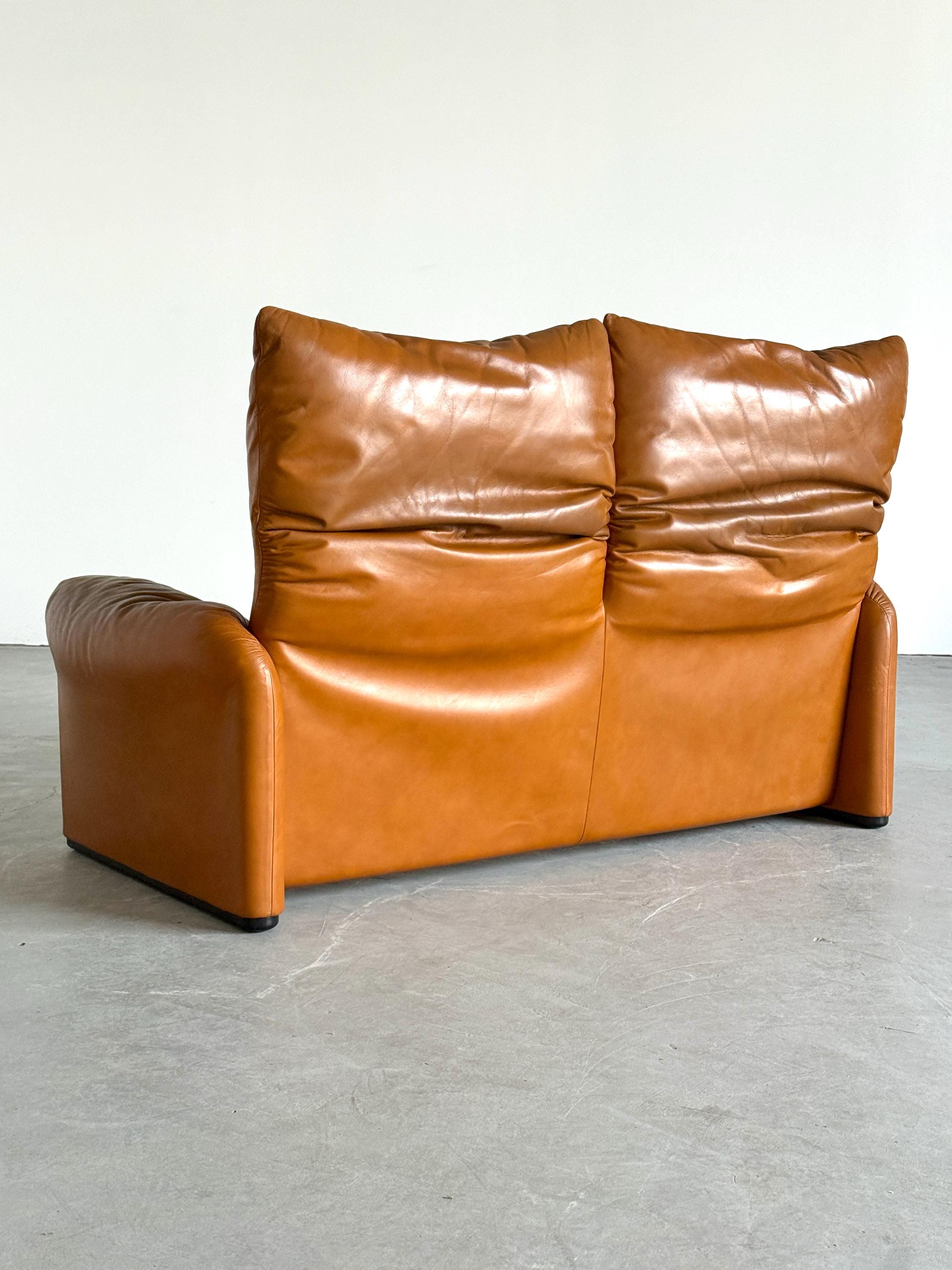 'Maralunga' Two-seater Sofa by Vico Magistretti for Cassina