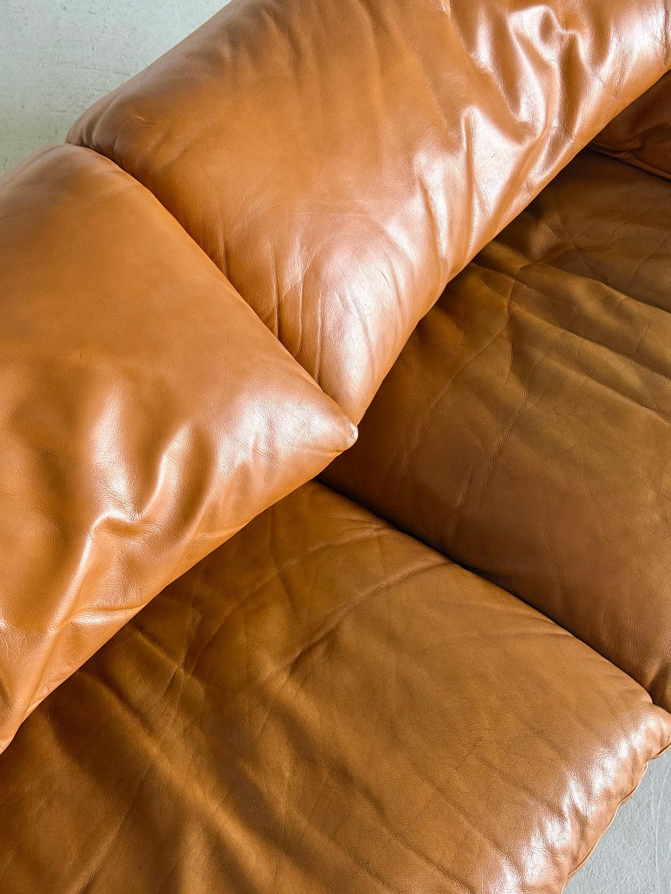 'Maralunga' Two-seater Sofa by Vico Magistretti for Cassina