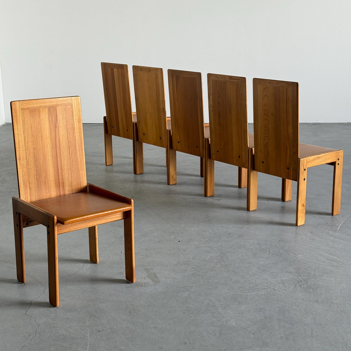 Elegant Dining Chairs in Elm and Leather