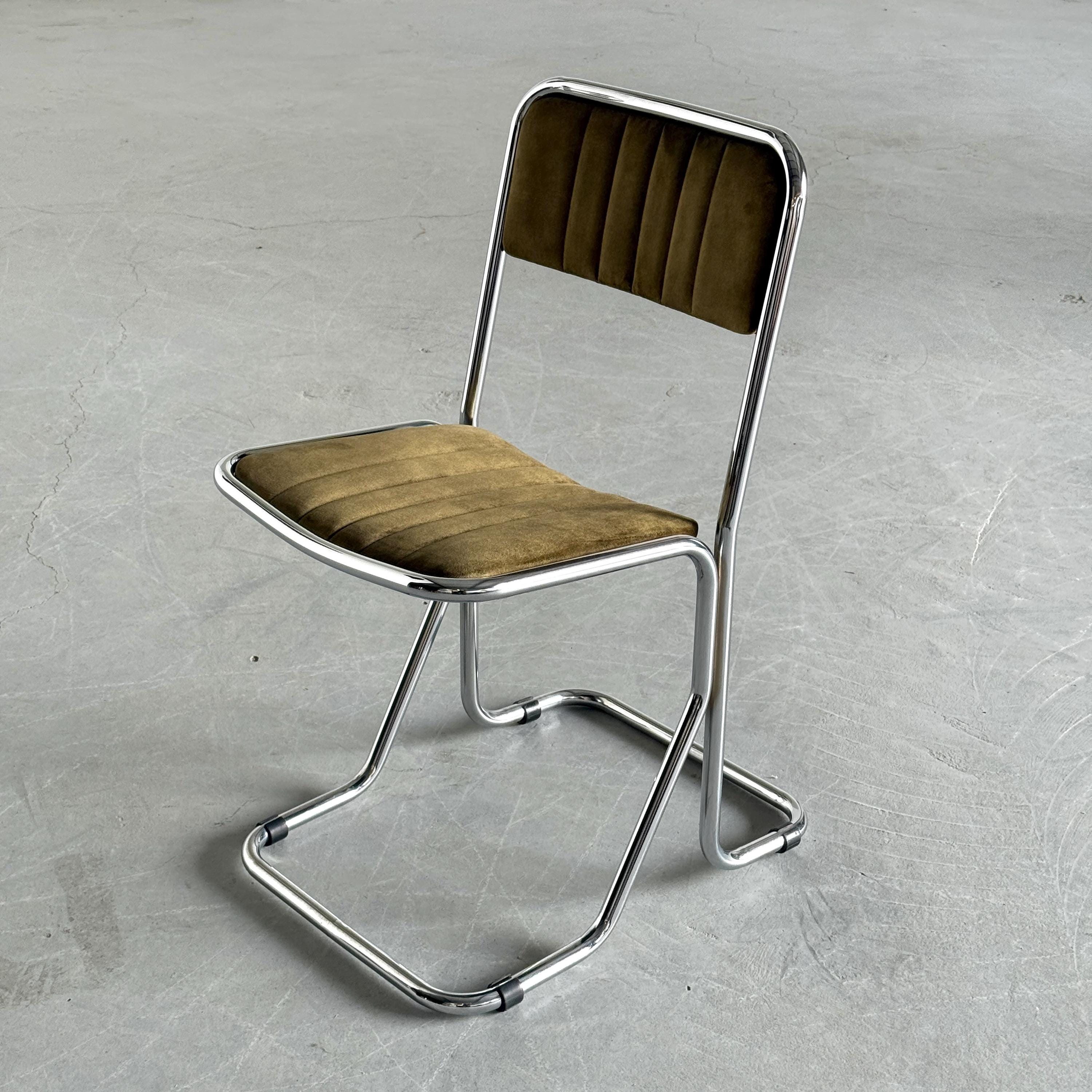 Cantilever Chair in Dark Green Velvet Upholstery