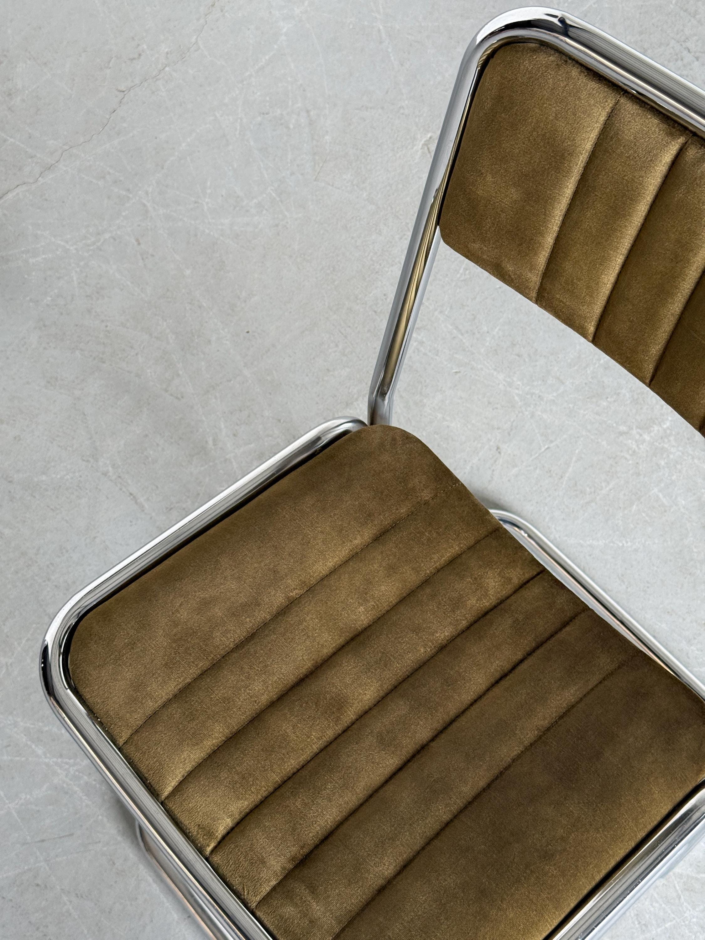 Cantilever Chair in Dark Green Velvet Upholstery