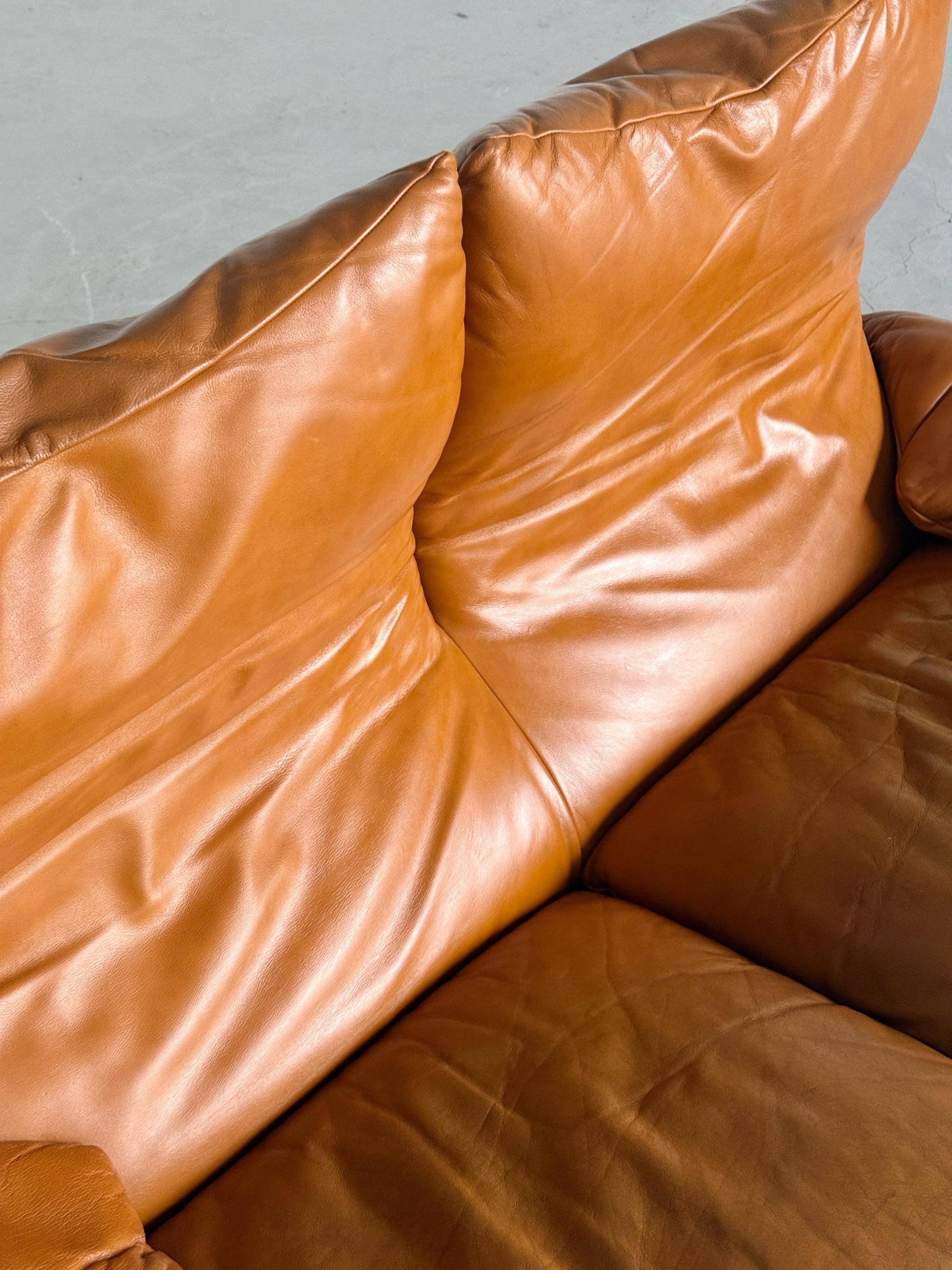 'Maralunga' Two-seater Sofa by Vico Magistretti for Cassina