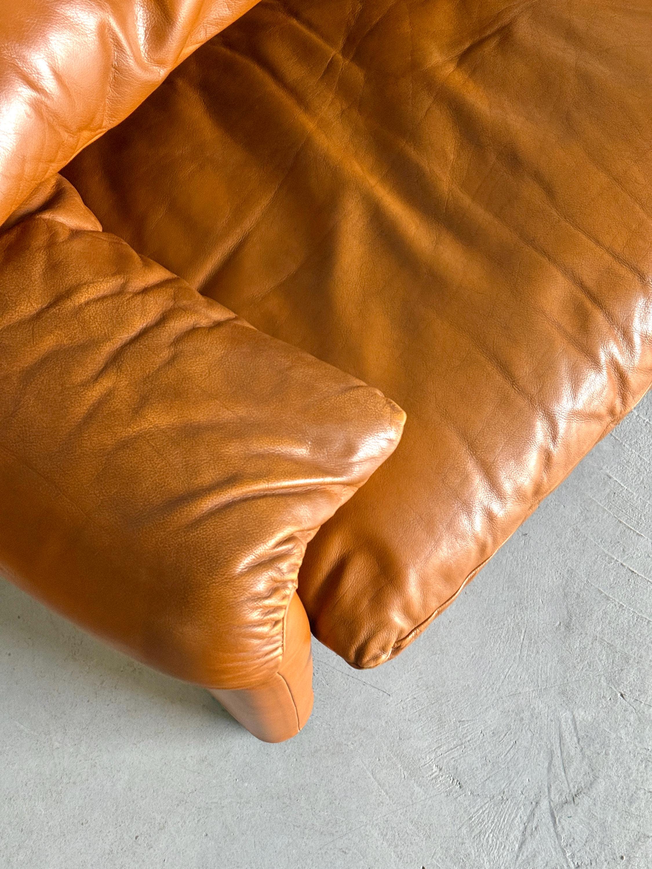 'Maralunga' Two-seater Sofa by Vico Magistretti for Cassina