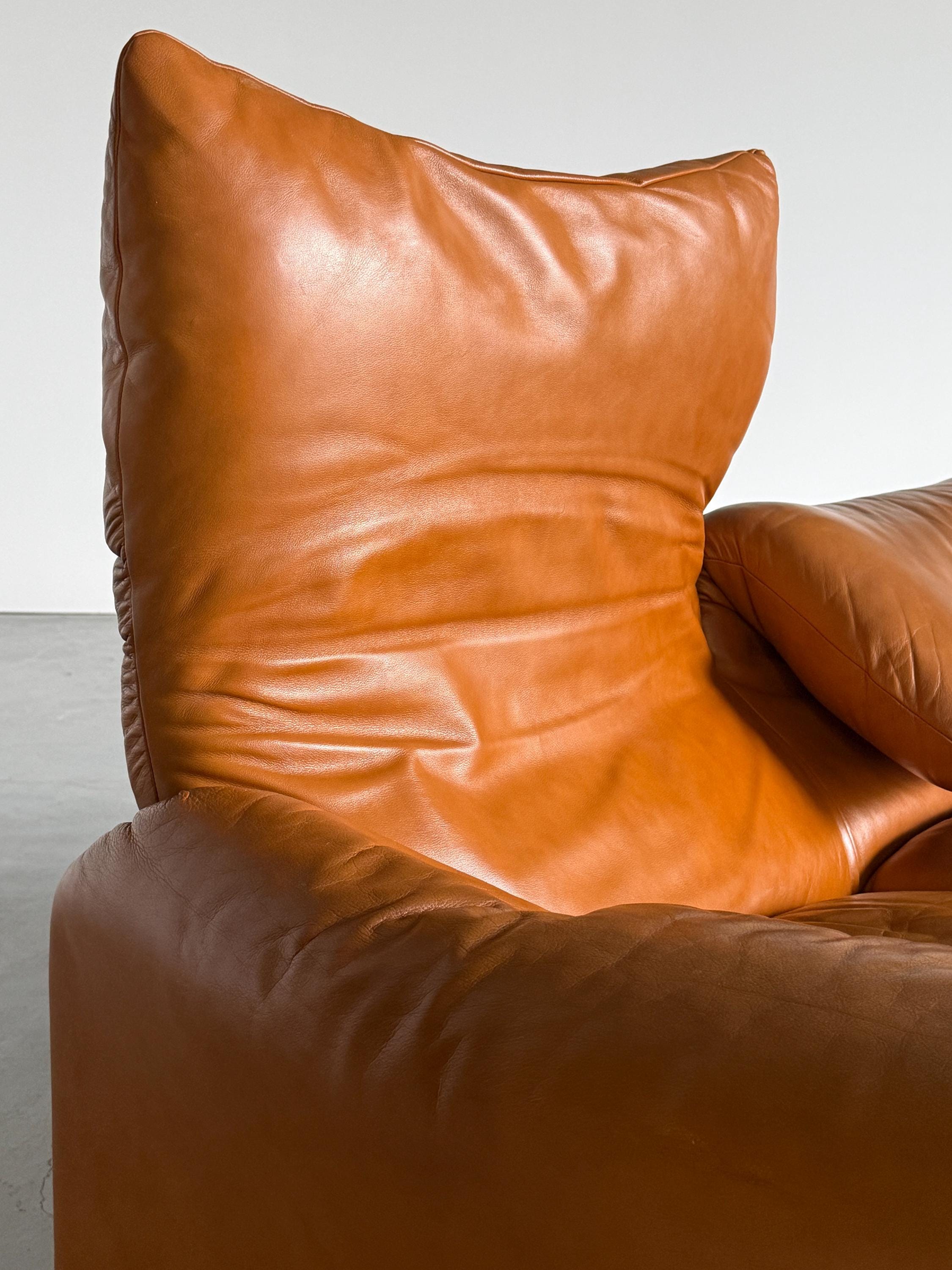 'Maralunga' Two-seater Sofa by Vico Magistretti for Cassina
